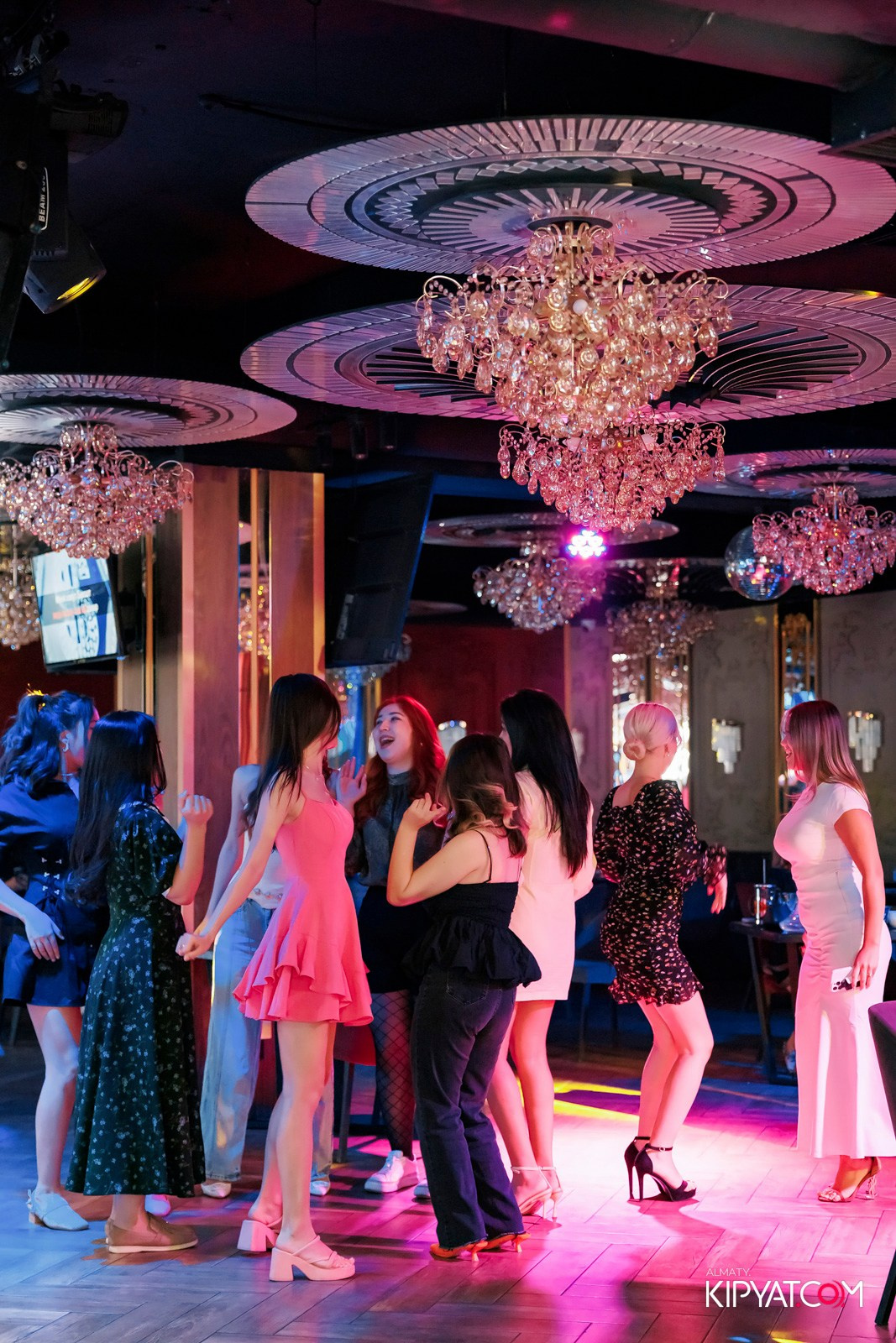 ЗАЯ, НА БИС. КИПЯТКОМ АЛМАТЫ!