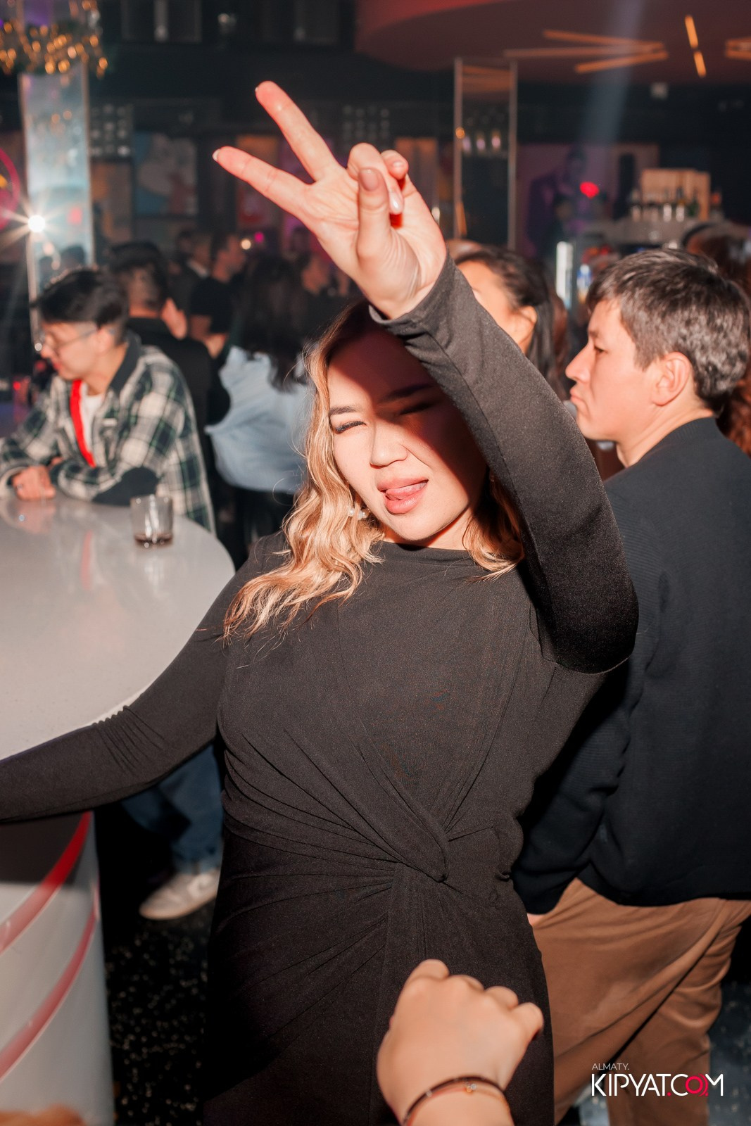 FITNESS ЁЛКА в ночном клубе SANTA BARBARA. КИПЯТКОМ АЛМАТЫ!