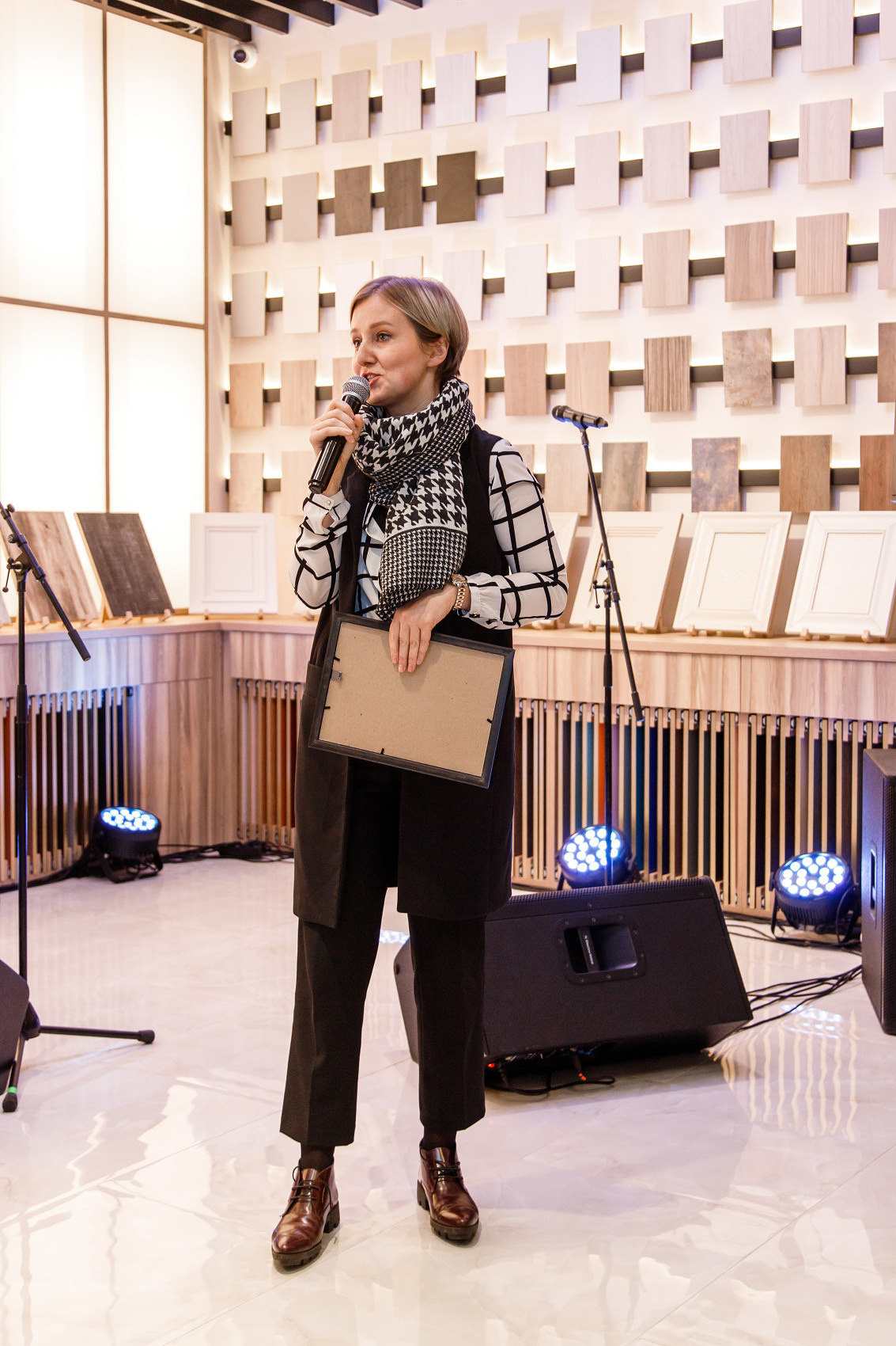 КОРПОРАТИВНЫЕ- Первая Плитная компания. Фотостудия во Всеволожске. Подходит для всех творческих проектов