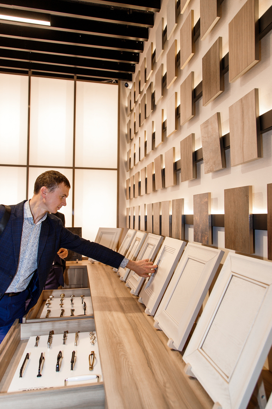 КОРПОРАТИВНЫЕ- Первая Плитная компания. Фотостудия во Всеволожске. Подходит для всех творческих проектов