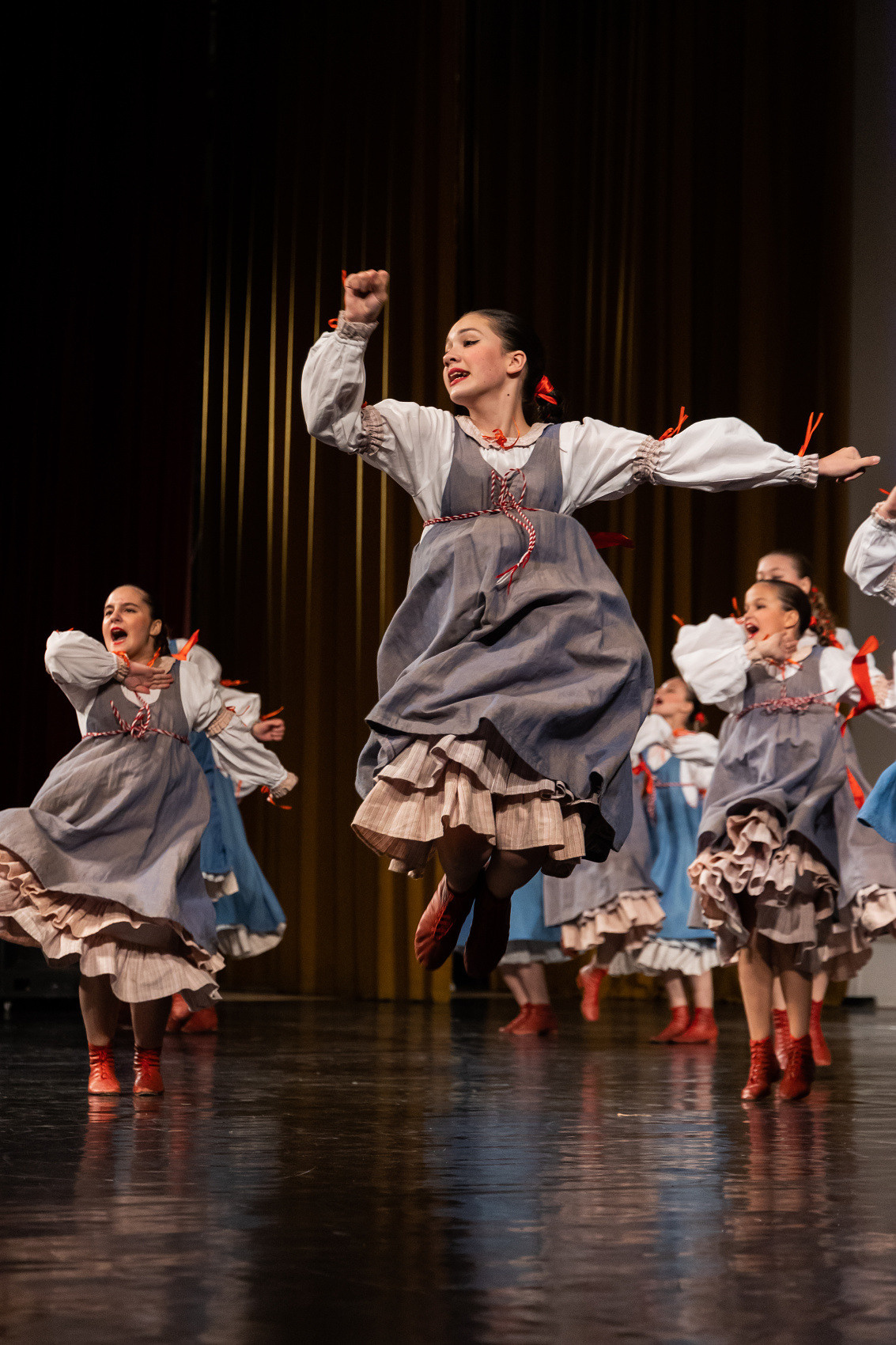ТАНЦЫ. Фотостудия во Всеволожске. Подходит для всех творческих проектов