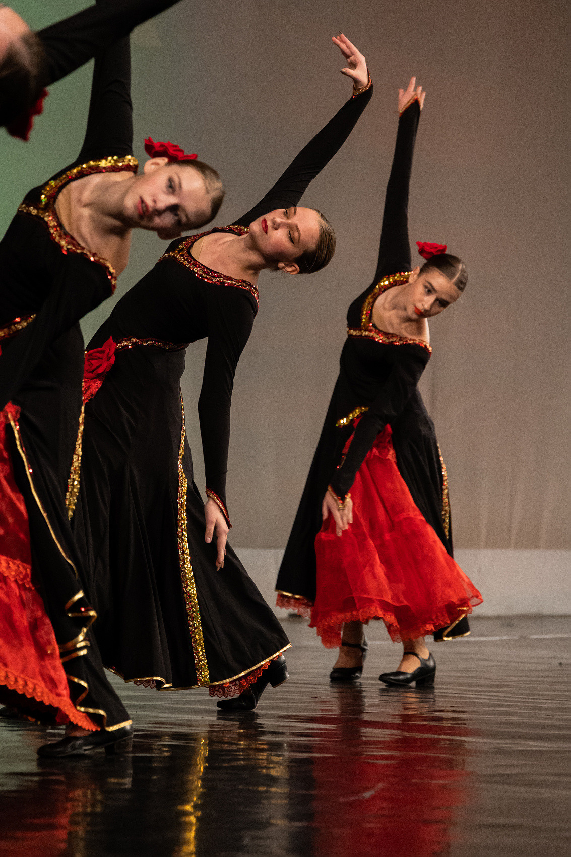 ТАНЦЫ. Фотостудия во Всеволожске. Подходит для всех творческих проектов