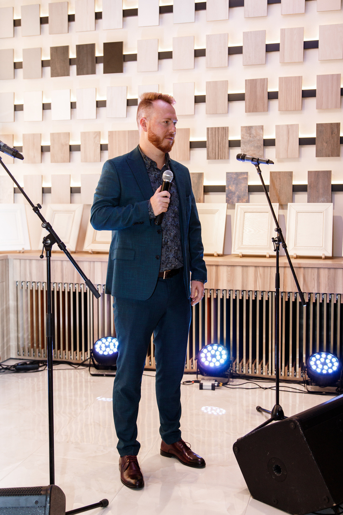 КОРПОРАТИВНЫЕ- Первая Плитная компания. Фотостудия во Всеволожске. Подходит для всех творческих проектов