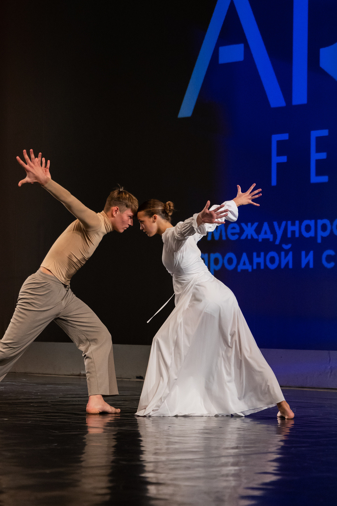 ТАНЦЫ. Фотостудия во Всеволожске. Подходит для всех творческих проектов