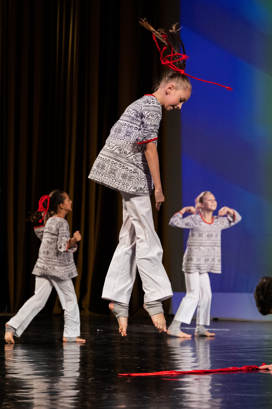 ТАНЦЫ. Фотостудия во Всеволожске. Подходит для всех творческих проектов