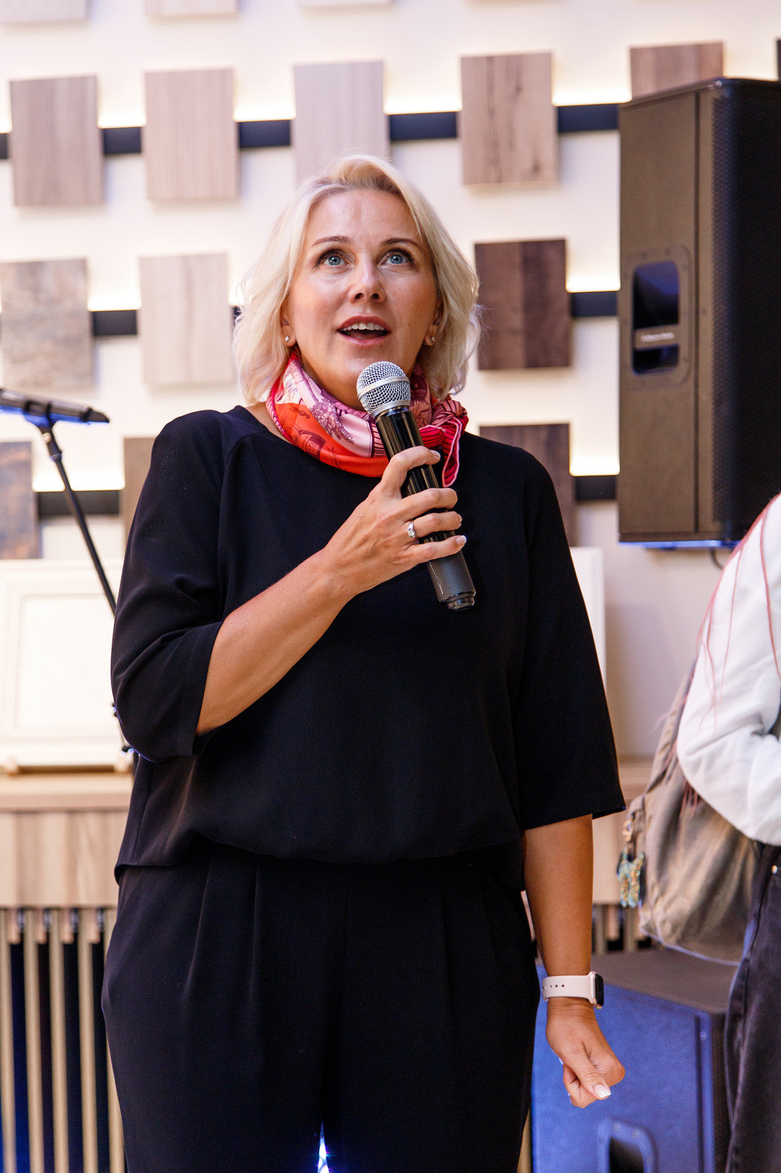 КОРПОРАТИВНЫЕ- Первая Плитная компания. Фотостудия во Всеволожске. Подходит для всех творческих проектов