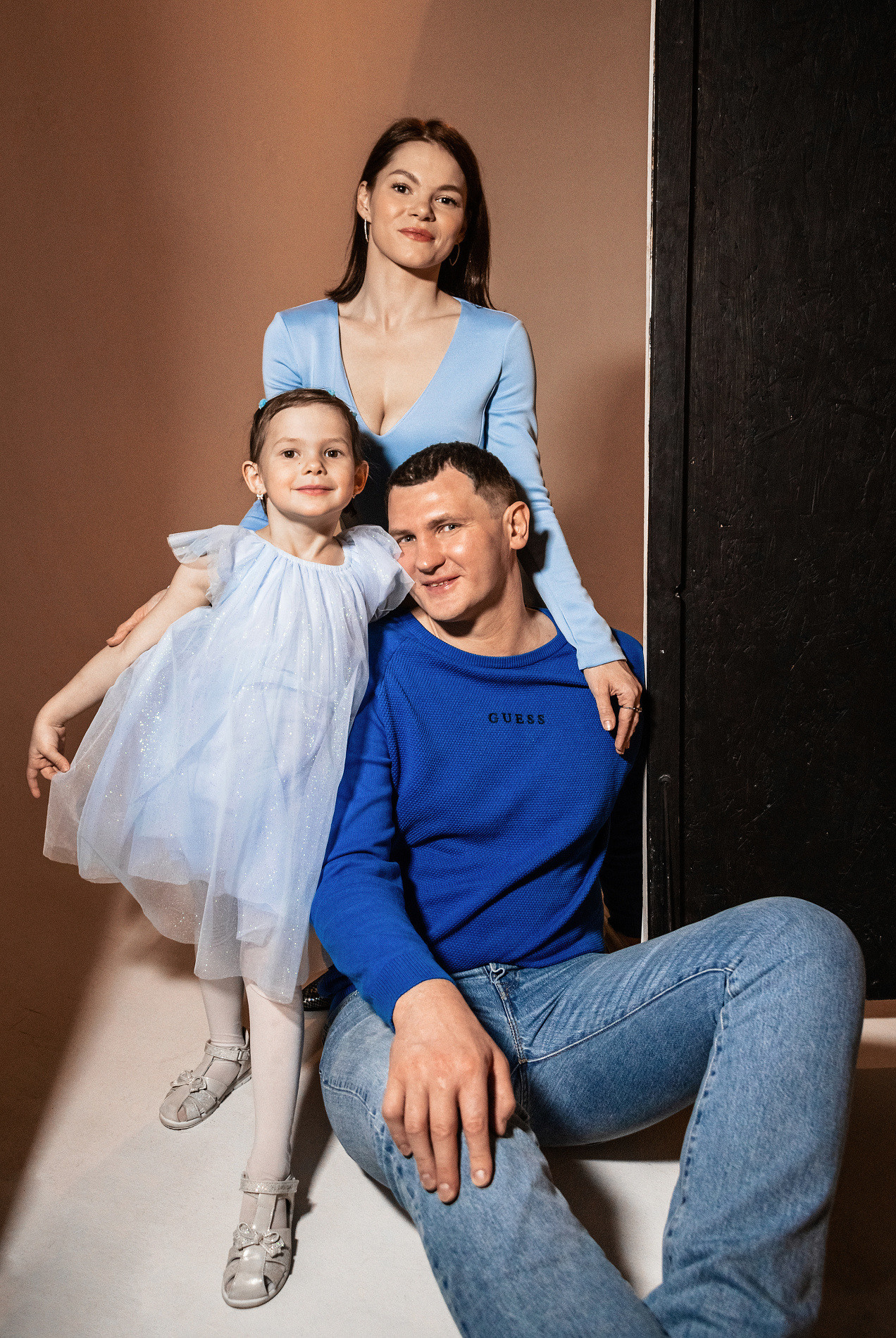 СЕМЬЯ. Фотостудия во Всеволожске. Подходит для всех творческих проектов