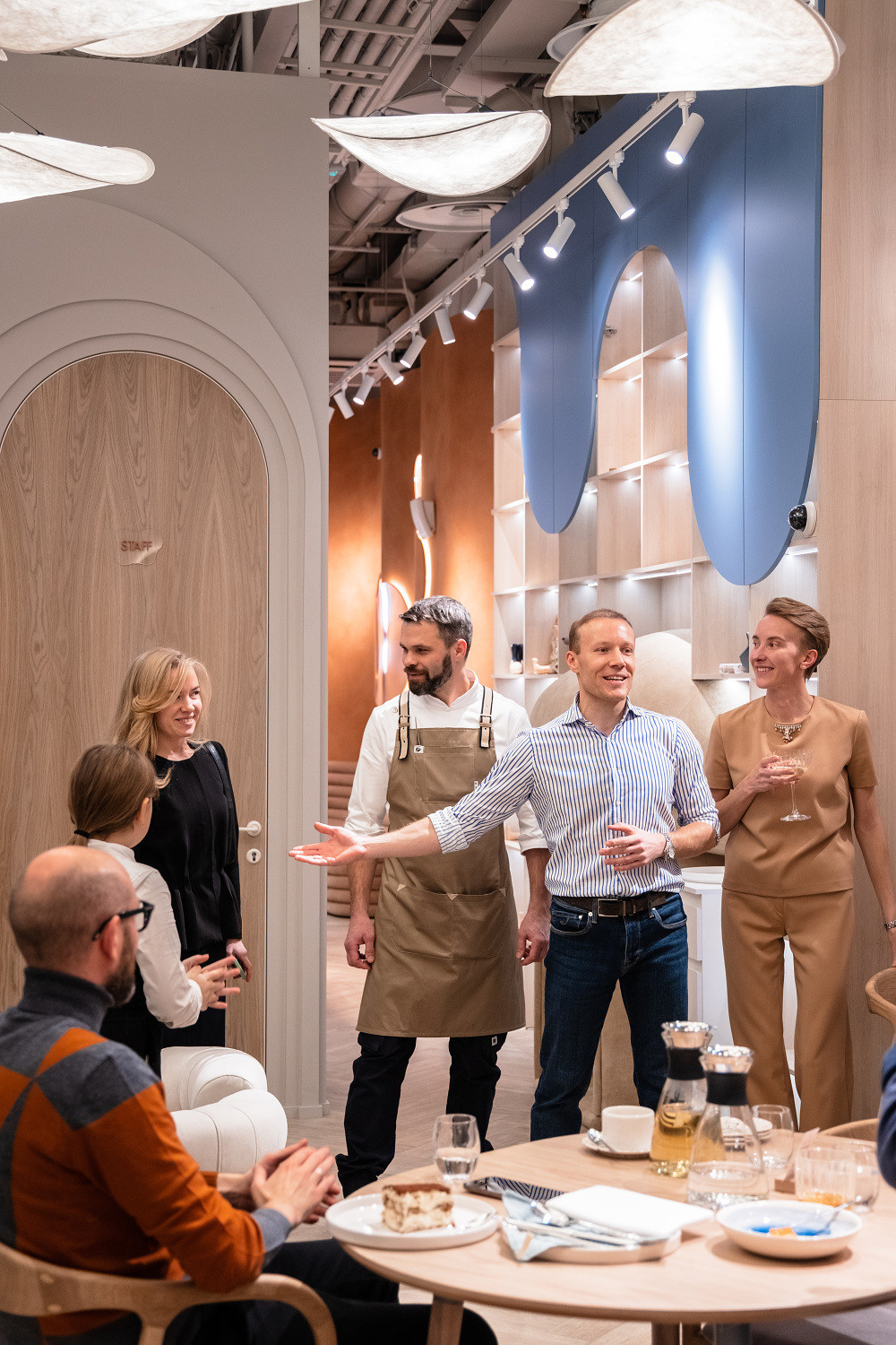 КОРПОРАТИВНЫЕ- Family Bistro. Фотостудия во Всеволожске. Подходит для всех творческих проектов