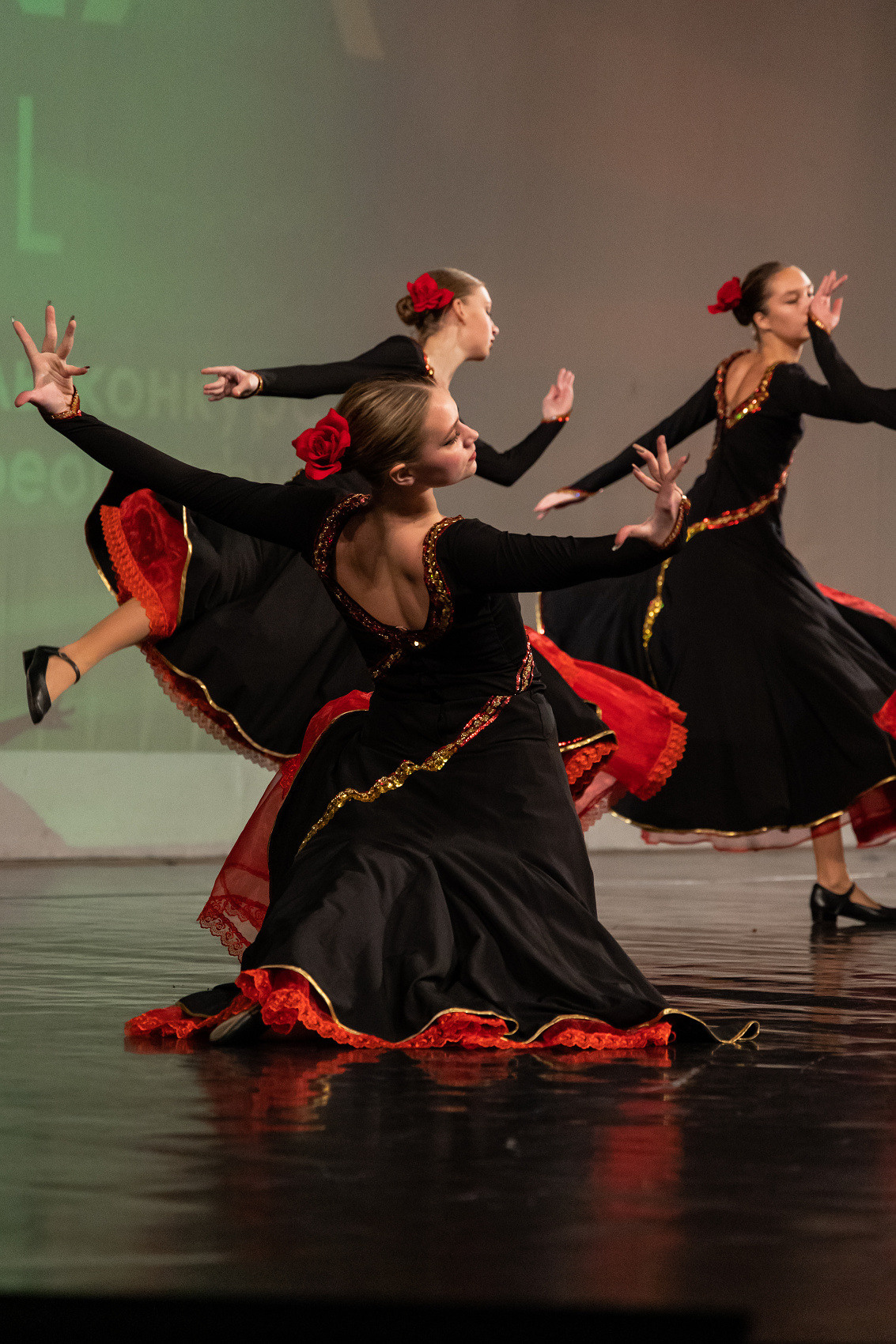 ТАНЦЫ. Фотостудия во Всеволожске. Подходит для всех творческих проектов