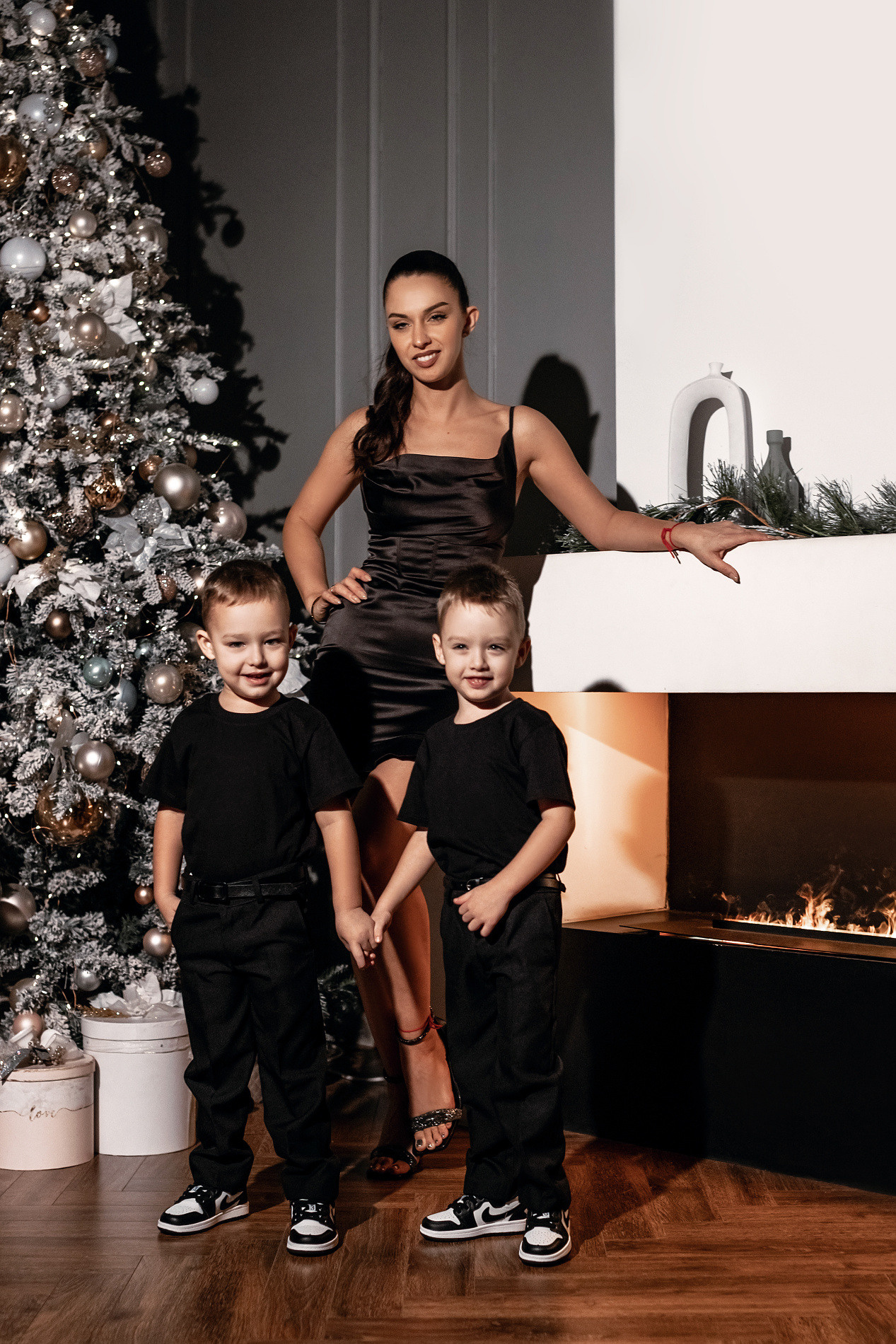 СЕМЬЯ. Фотостудия во Всеволожске. Подходит для всех творческих проектов