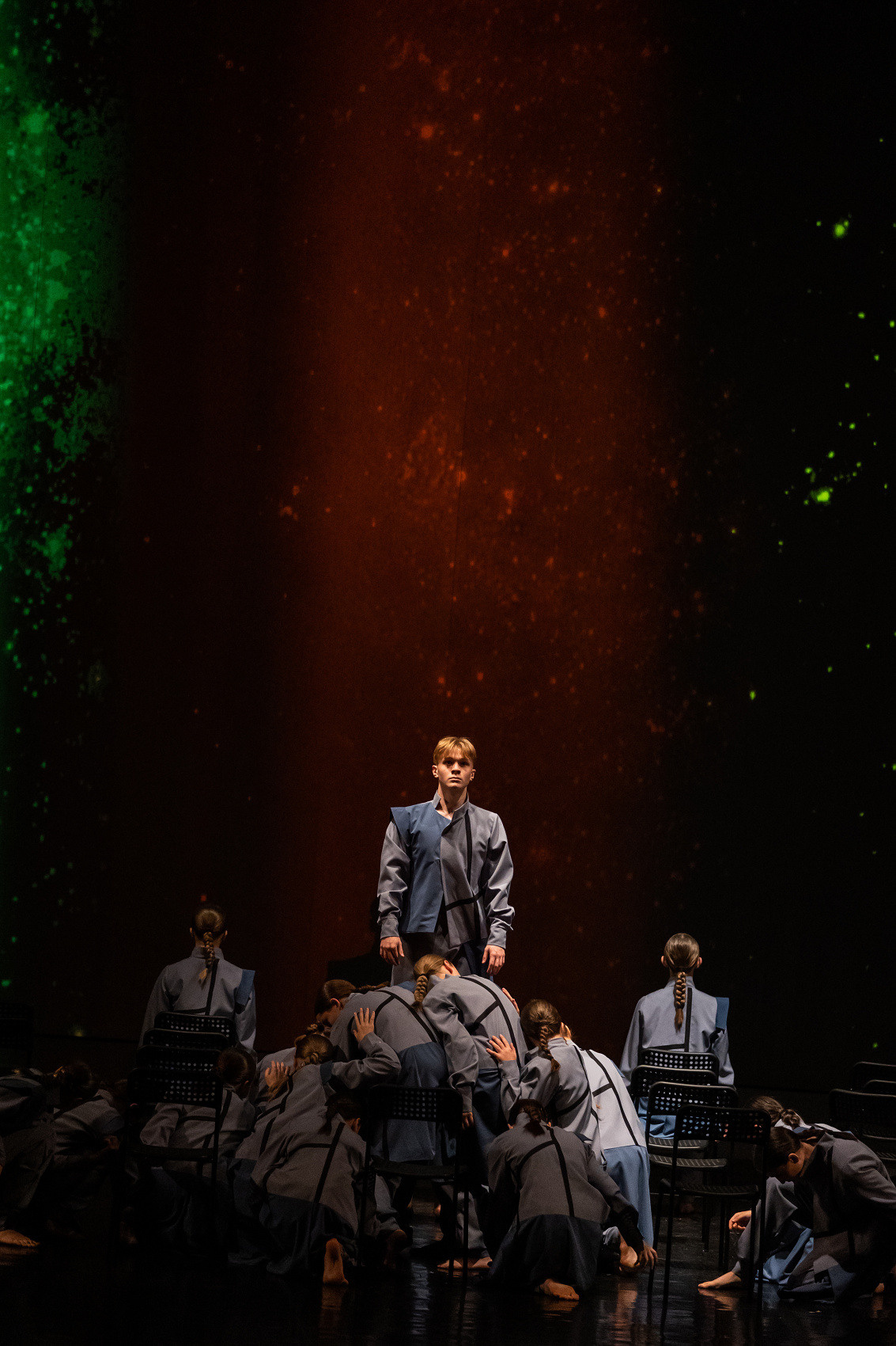 ТАНЦЫ. Фотостудия во Всеволожске. Подходит для всех творческих проектов