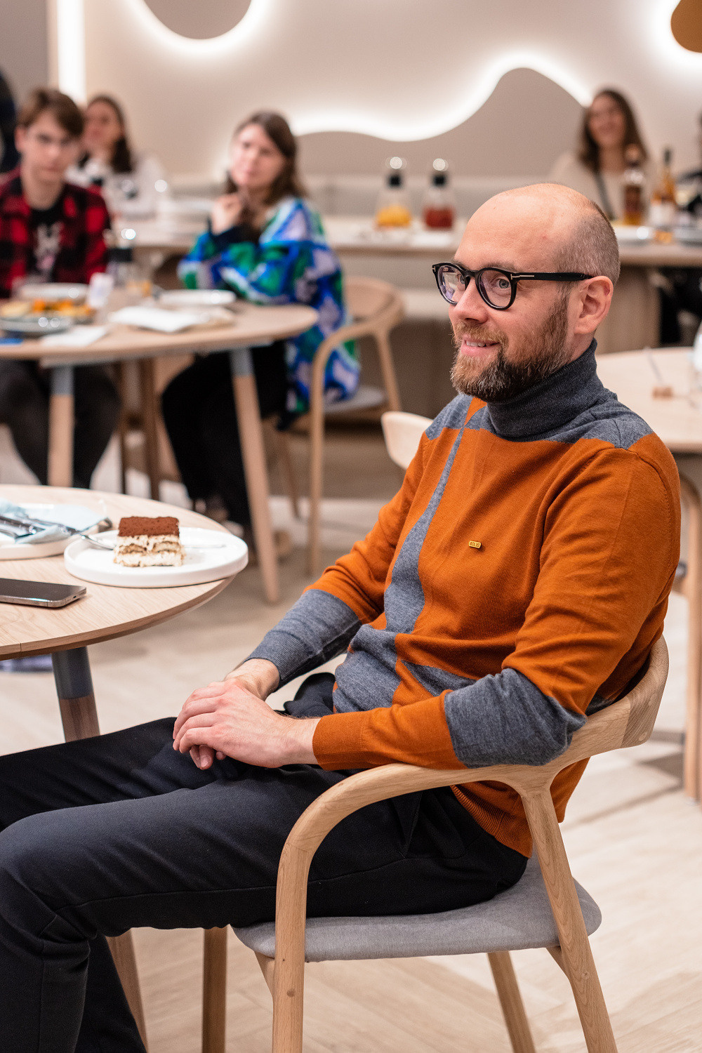 КОРПОРАТИВНЫЕ- Family Bistro. Фотостудия во Всеволожске. Подходит для всех творческих проектов