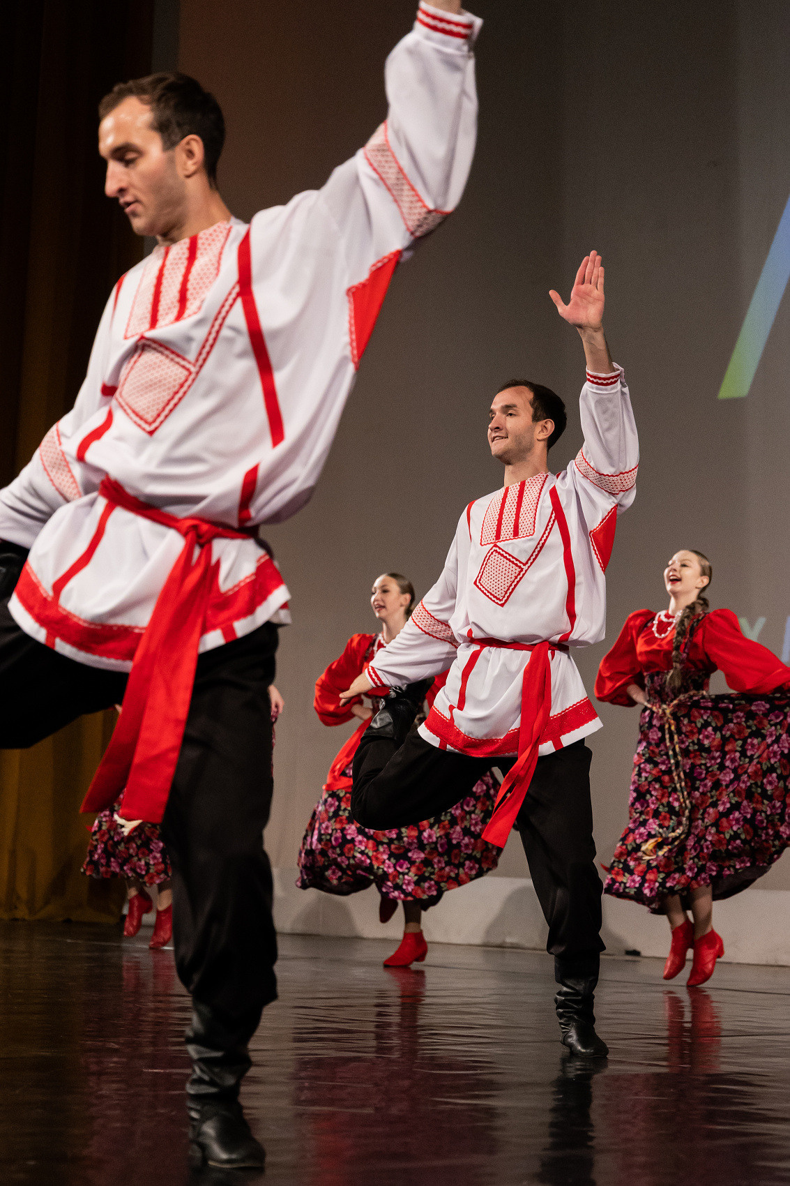 ТАНЦЫ. Фотостудия во Всеволожске. Подходит для всех творческих проектов
