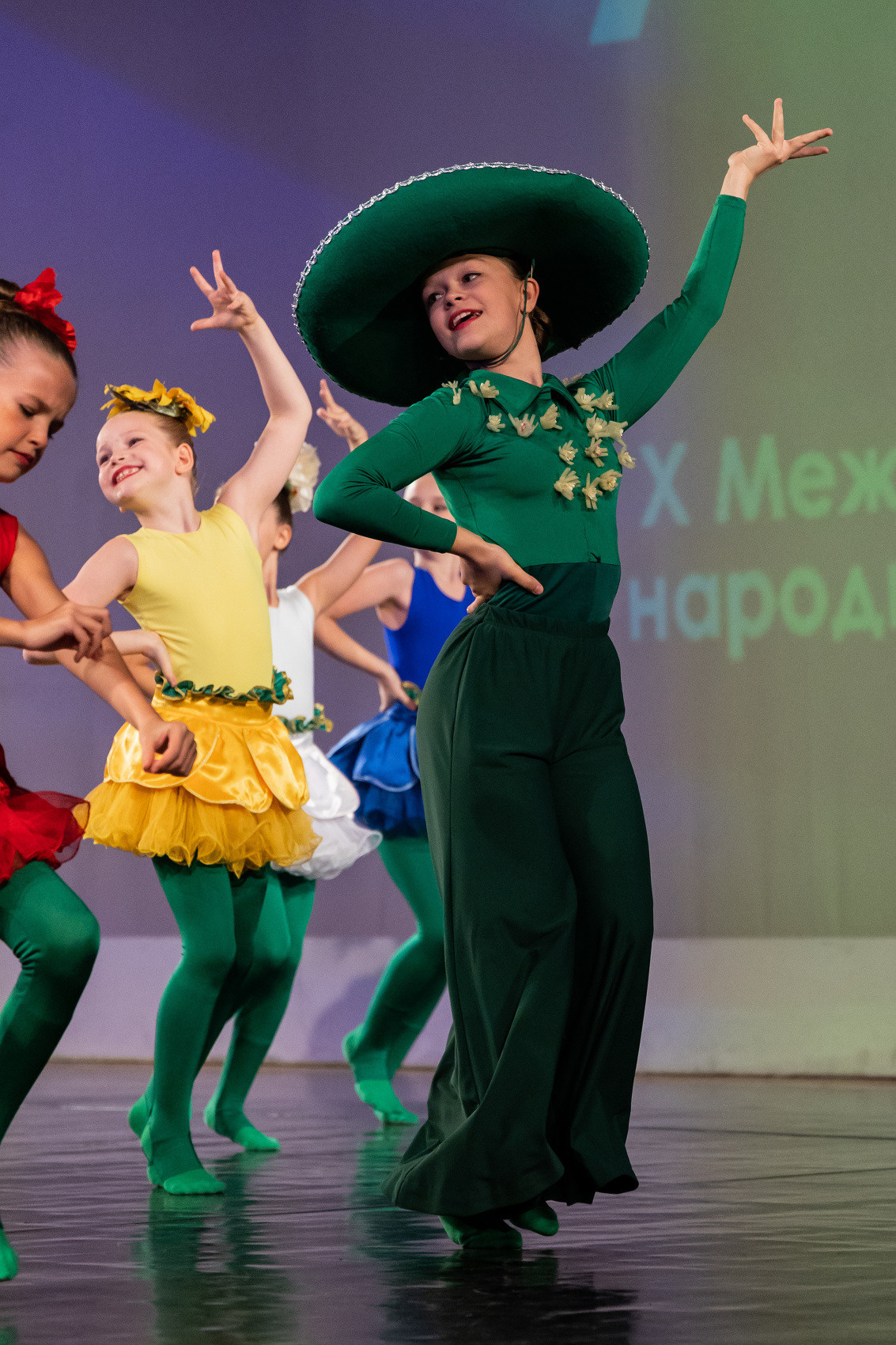 ТАНЦЫ. Фотостудия во Всеволожске. Подходит для всех творческих проектов