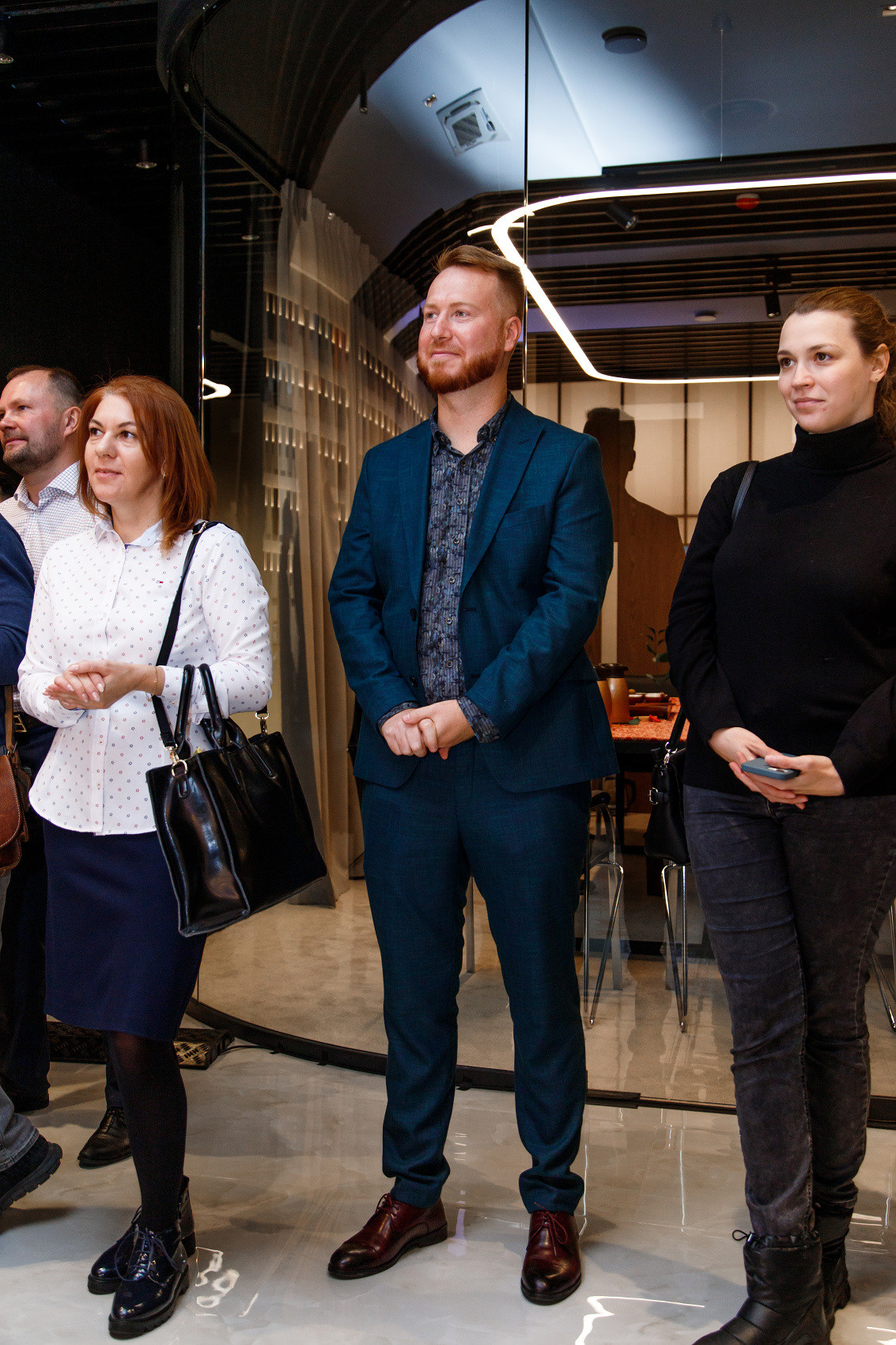 КОРПОРАТИВНЫЕ- Первая Плитная компания. Фотостудия во Всеволожске. Подходит для всех творческих проектов