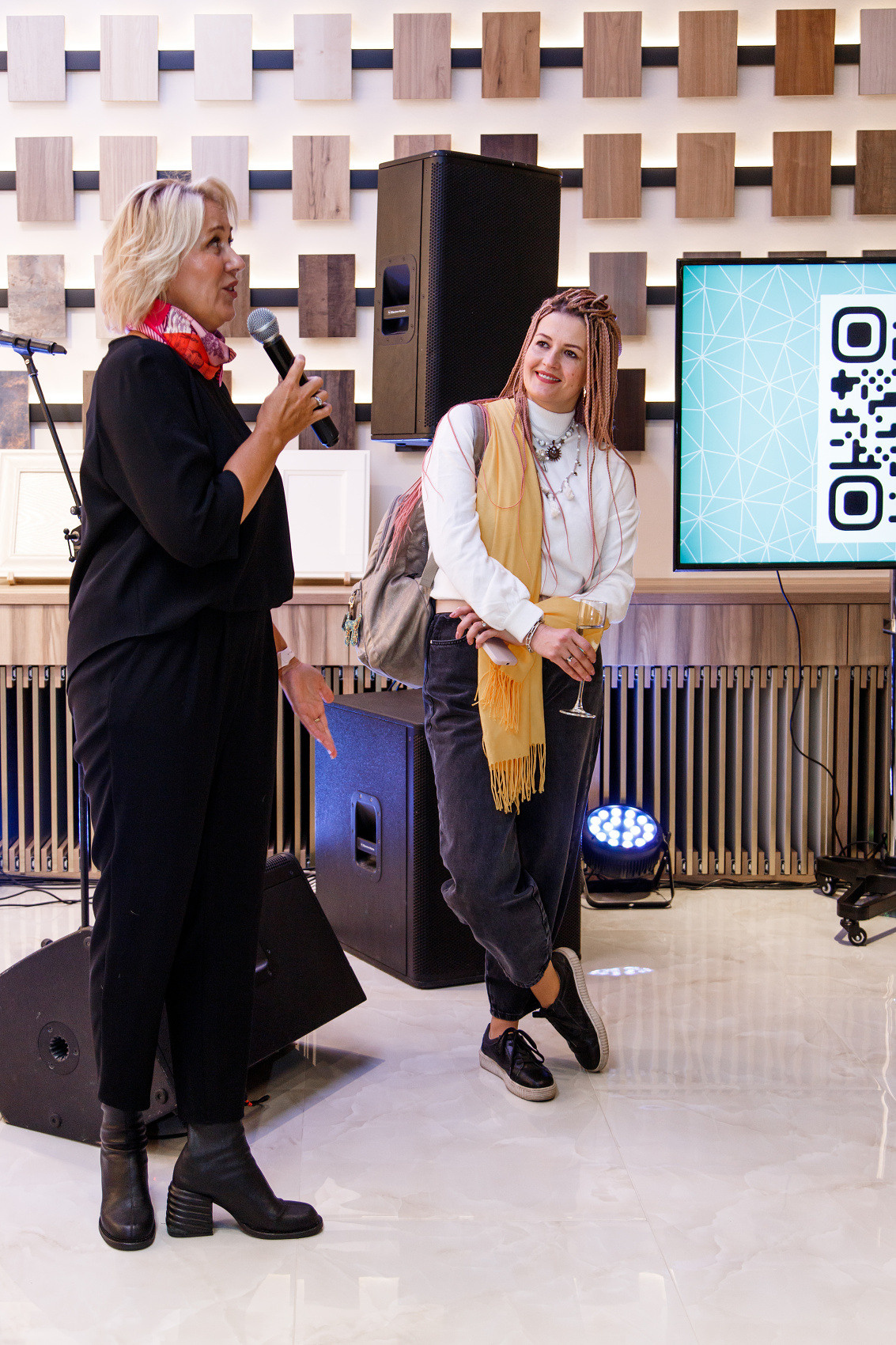 КОРПОРАТИВНЫЕ- Первая Плитная компания. Фотостудия во Всеволожске. Подходит для всех творческих проектов