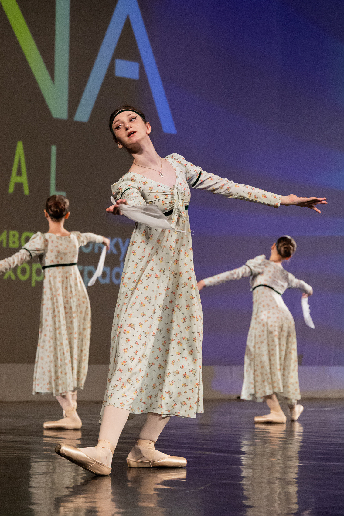 ТАНЦЫ. Фотостудия во Всеволожске. Подходит для всех творческих проектов