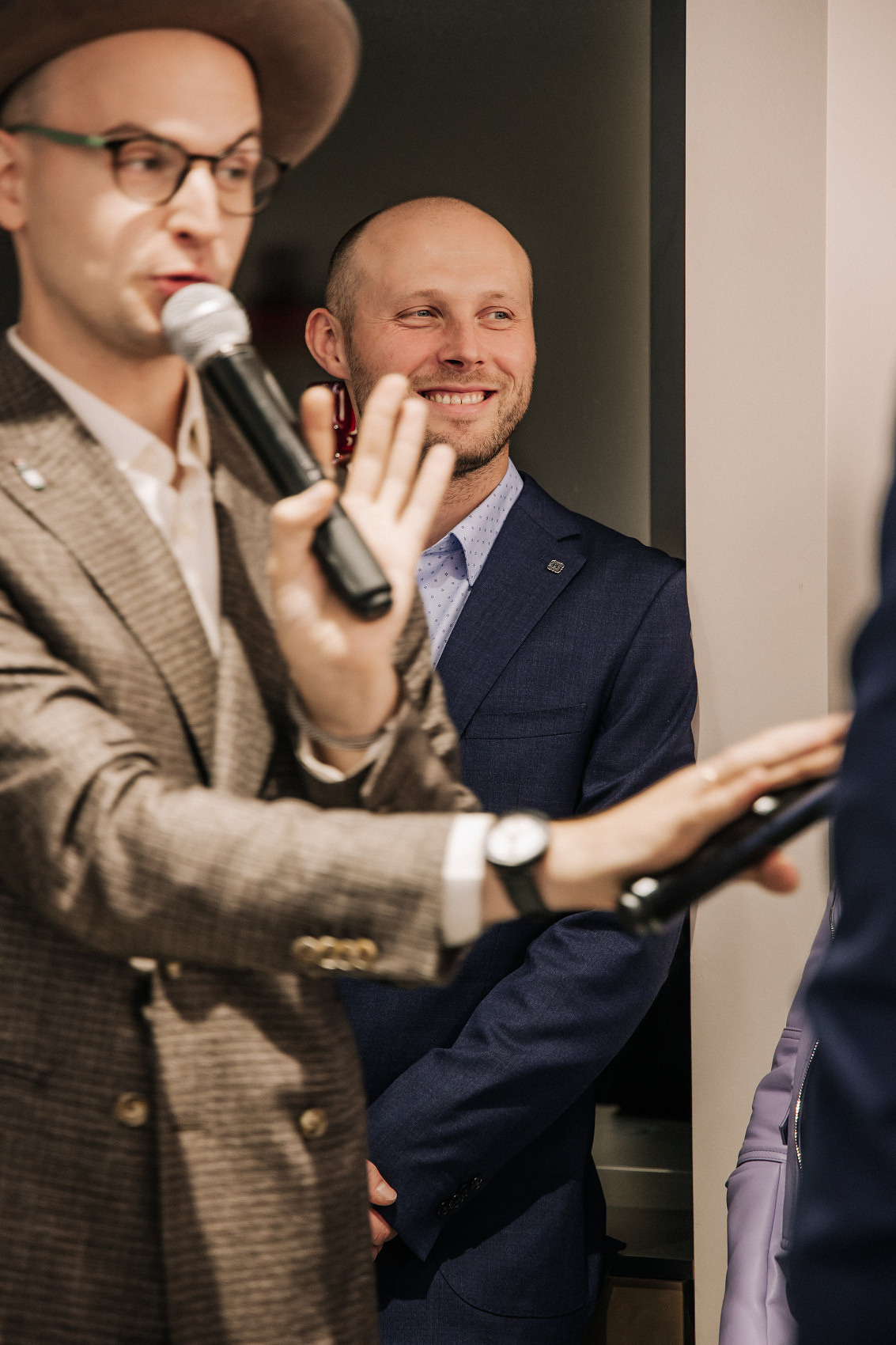 КОРПОРАТИВНЫЕ- Первая Плитная компания. Фотостудия во Всеволожске. Подходит для всех творческих проектов