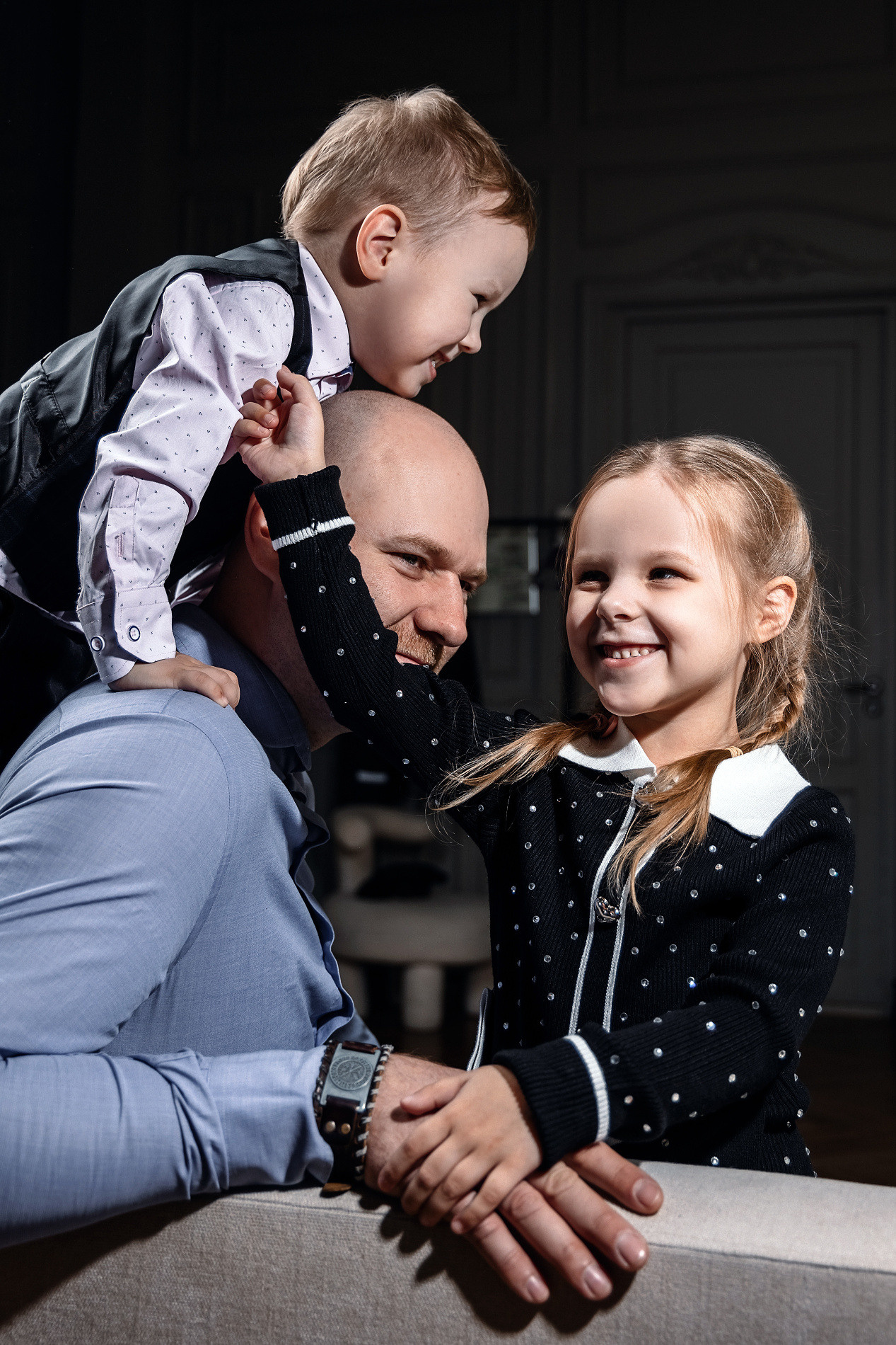 СЕМЬЯ. Фотостудия во Всеволожске. Подходит для всех творческих проектов