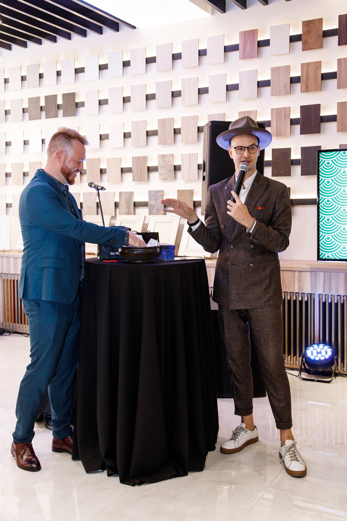 КОРПОРАТИВНЫЕ- Первая Плитная компания. Фотостудия во Всеволожске. Подходит для всех творческих проектов