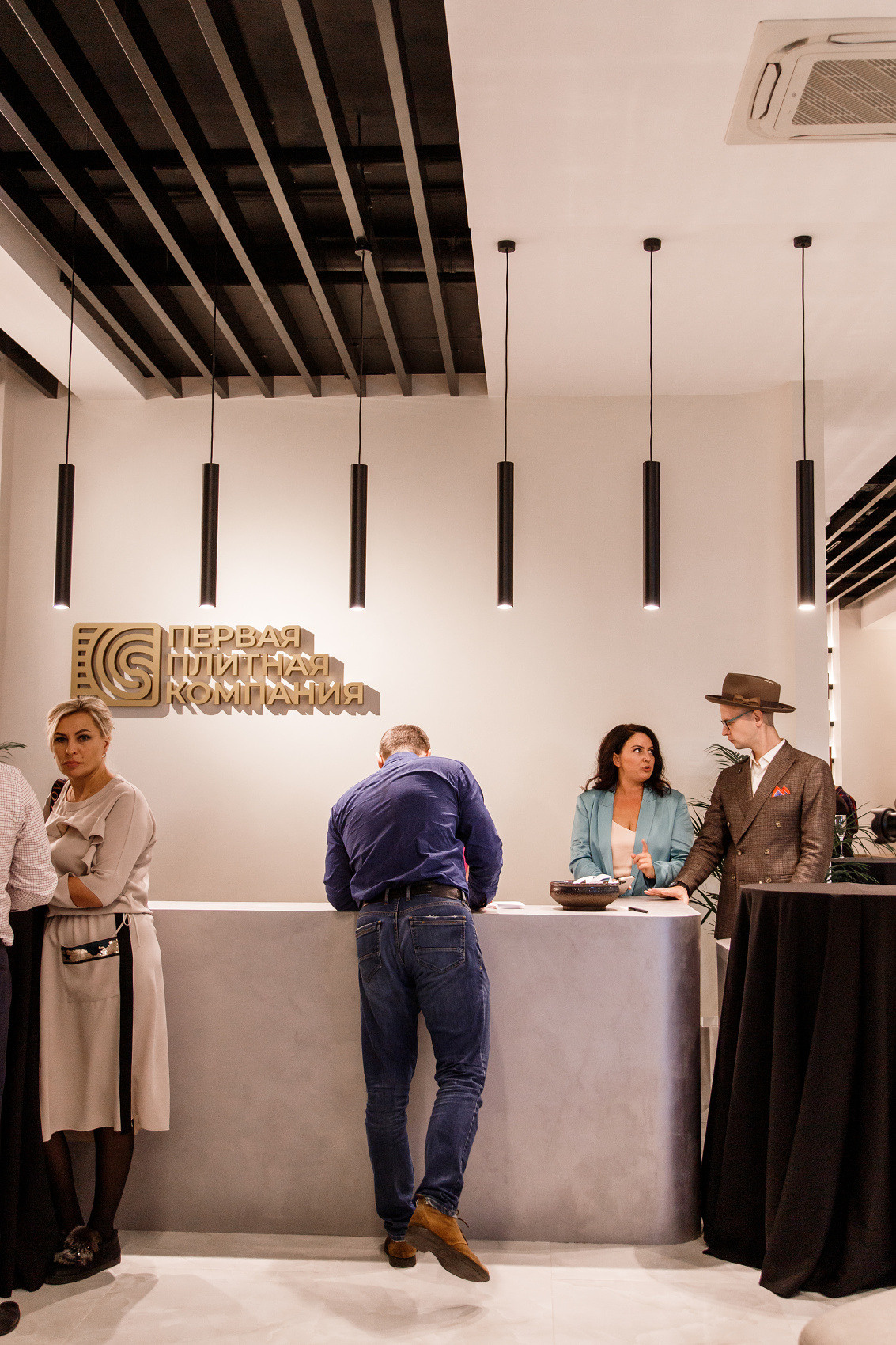 КОРПОРАТИВНЫЕ- Первая Плитная компания. Фотостудия во Всеволожске. Подходит для всех творческих проектов