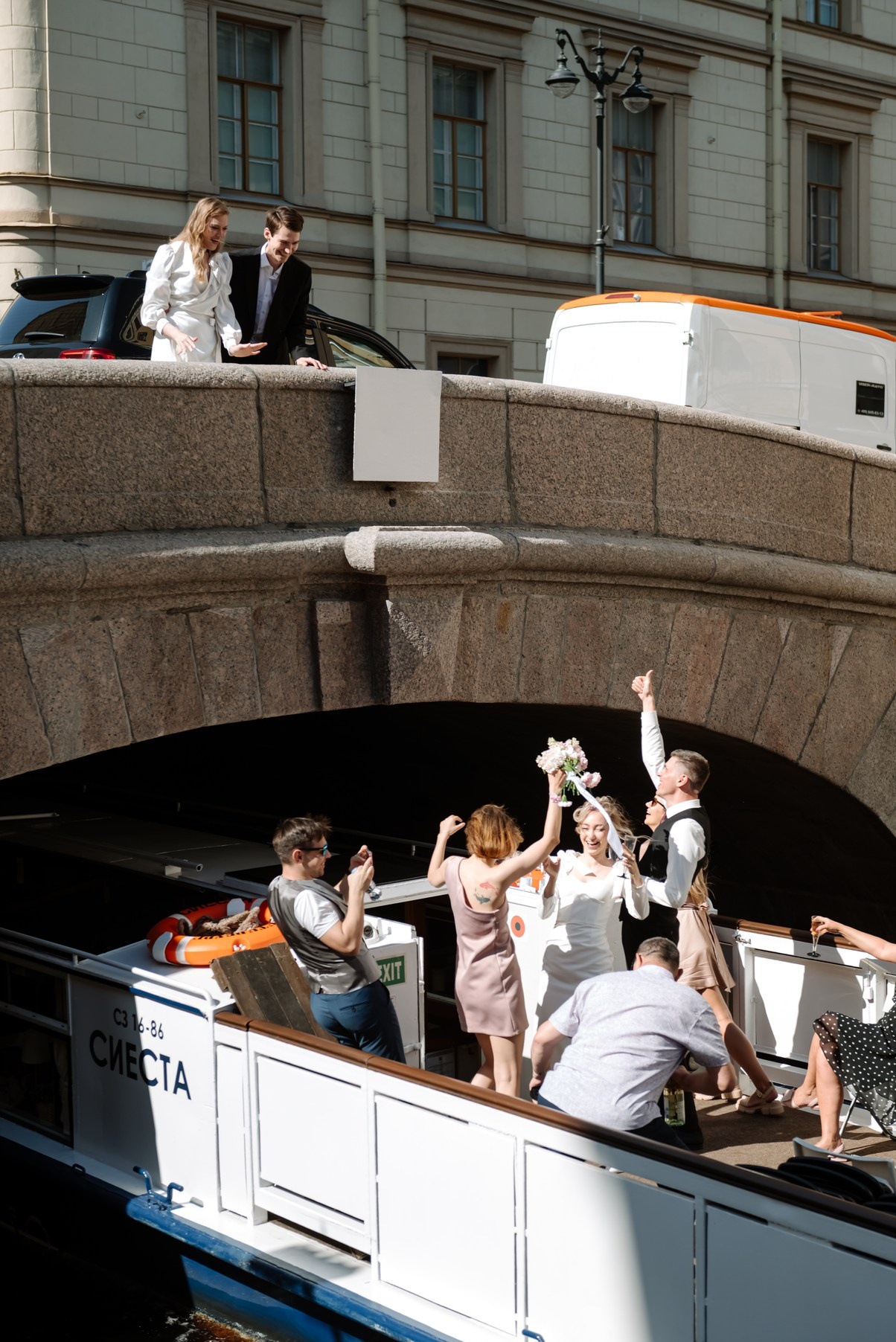 Прогулка у Эрмитажа. Свадебный и сеейный фотограф в Санкт-Петербурге Елена Худякова