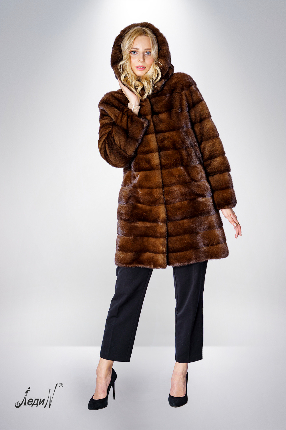 Меховые изделия. Предметный и фуд фотограф Санкт-Петербурга Сергей