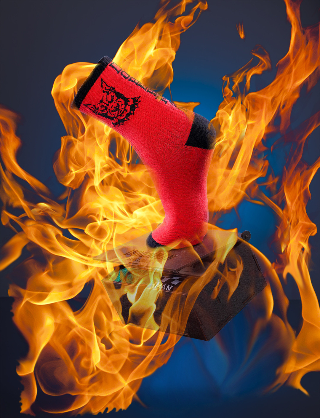 Рекламный фотограф носков и одежды в огне