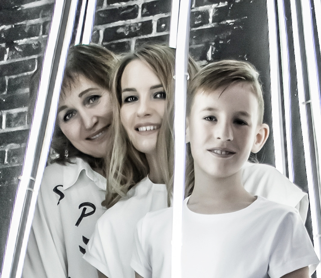 Новогодняя встреча трех поколений: Мама, дочь и внуки. Творческая, семейная Фотосъемка ДоброДарова Елена Омск