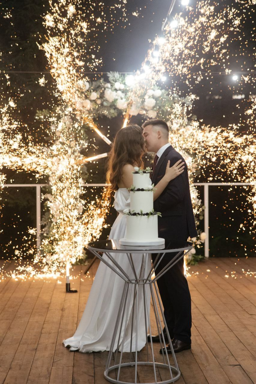 Торт Хмельницкая. Подрядчики и друзья сети свадебных площадок House for wedding