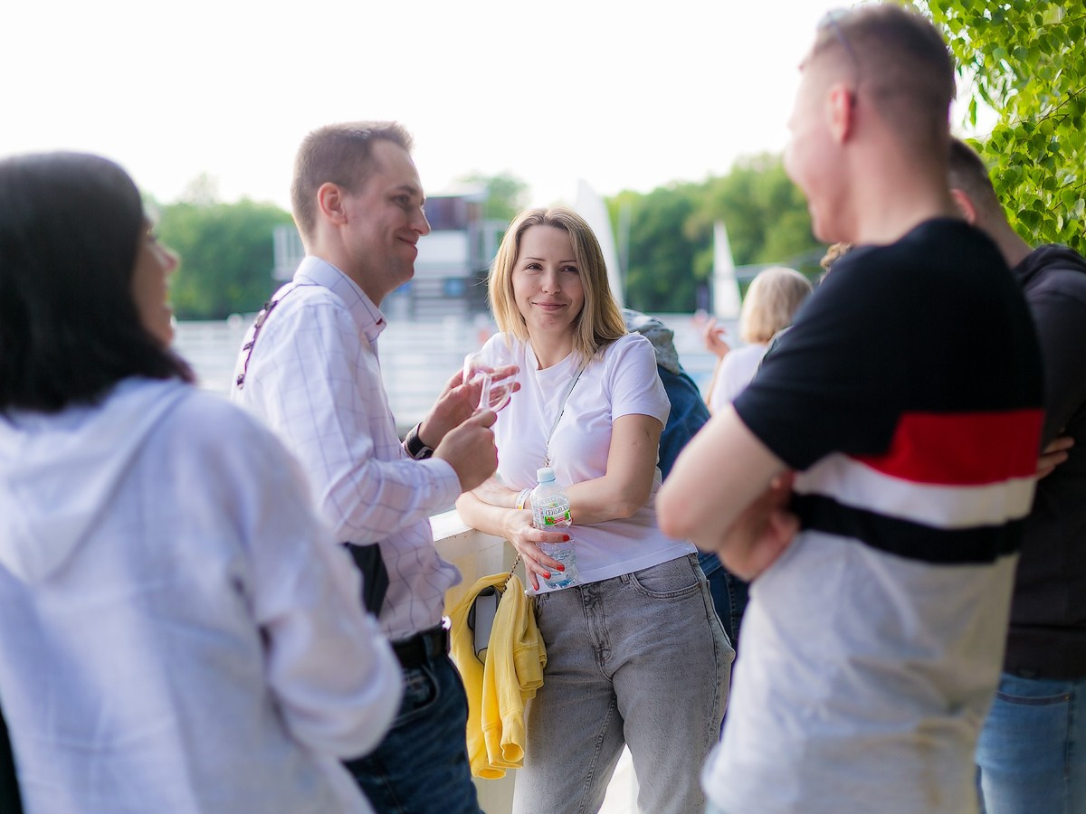 Фотосъемка корпоратива Major на берегу строгинской поймы. Репортажный фотограф Борис Геер