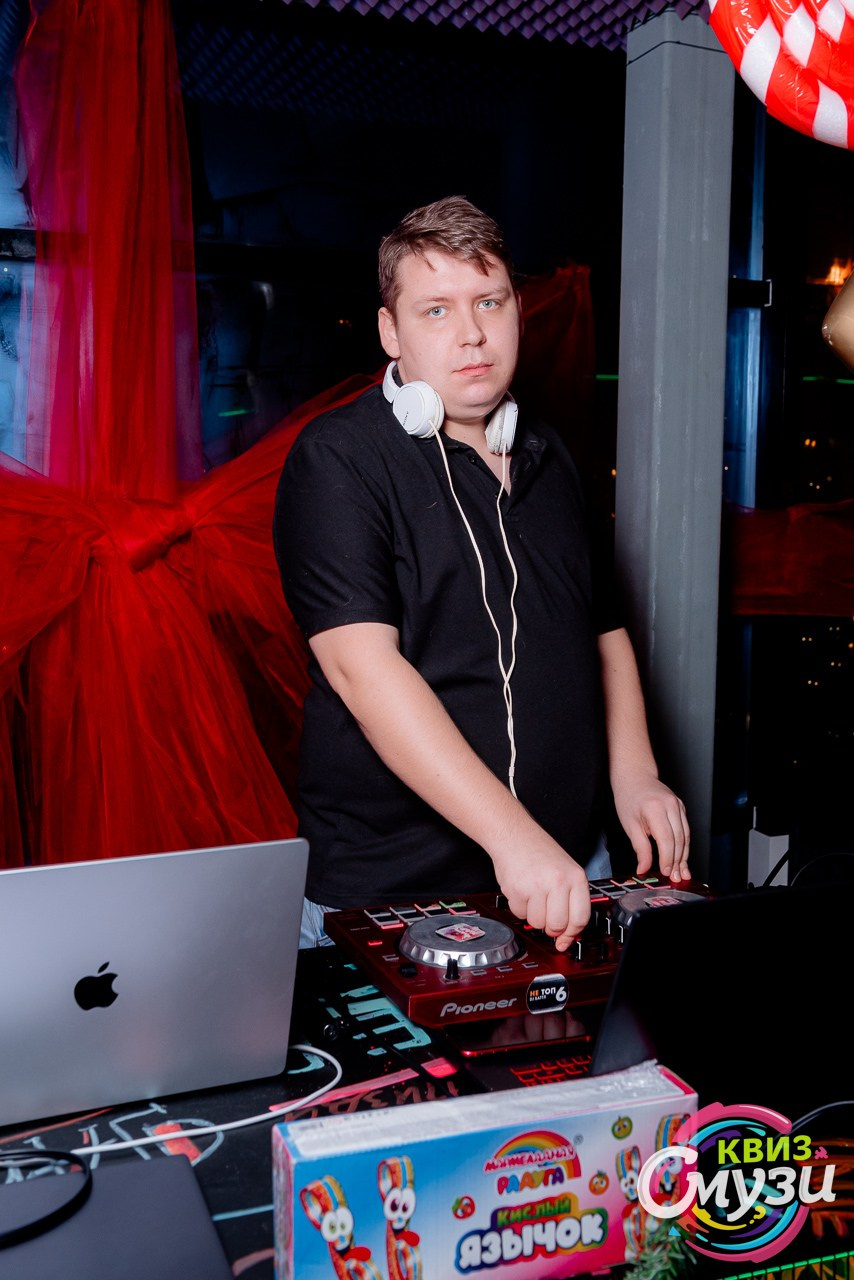 КВИЗ СмузиКвиз в баре Roof. Фотограф в Волгограде и Волжском Александр Горбань