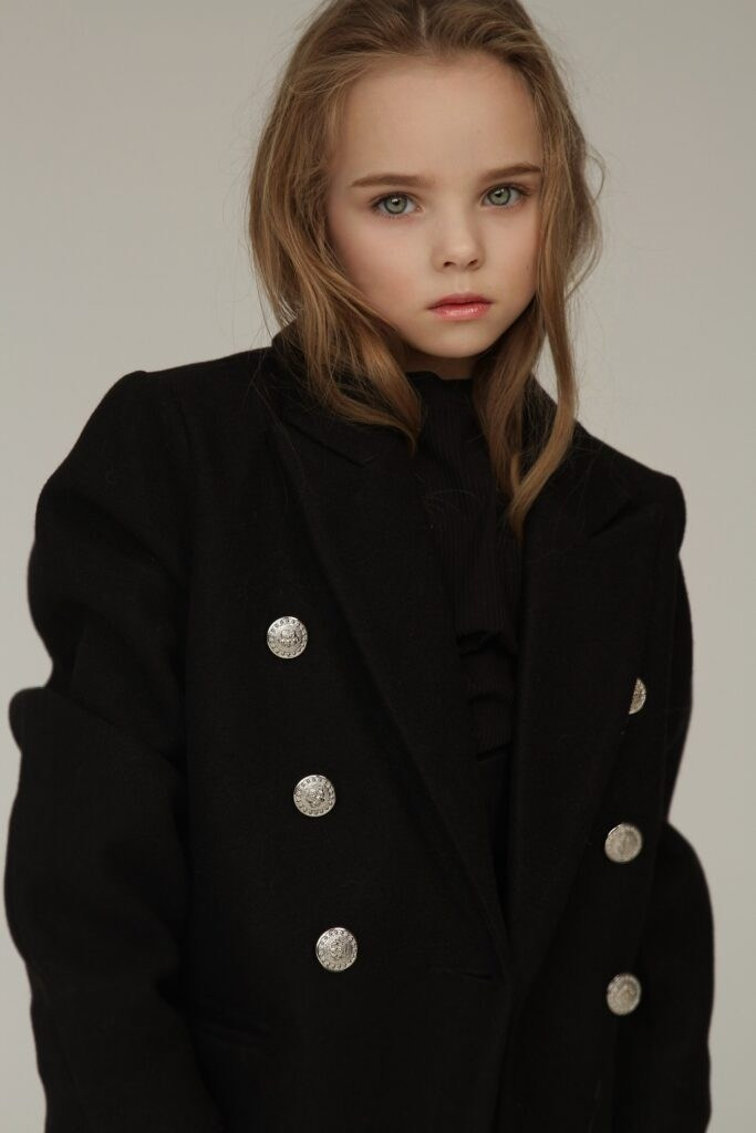 Соня Володина. Съёмка одежды для маркетплейсов и брендов Morozova Production