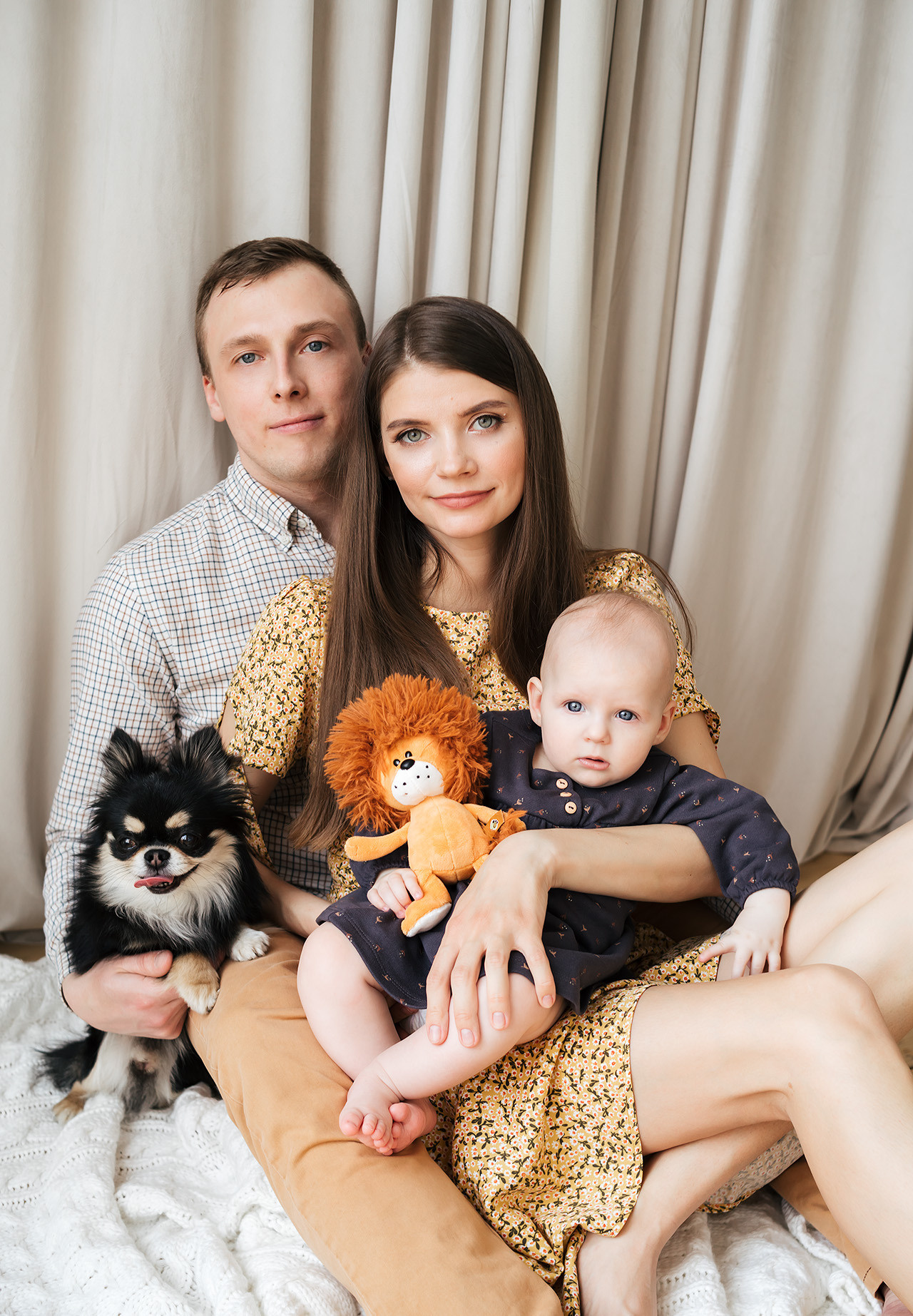 Малышка Лея с семьей и Микки. Семейный и детский фотограф в Санкт-Петербурге Авдошова Надежда