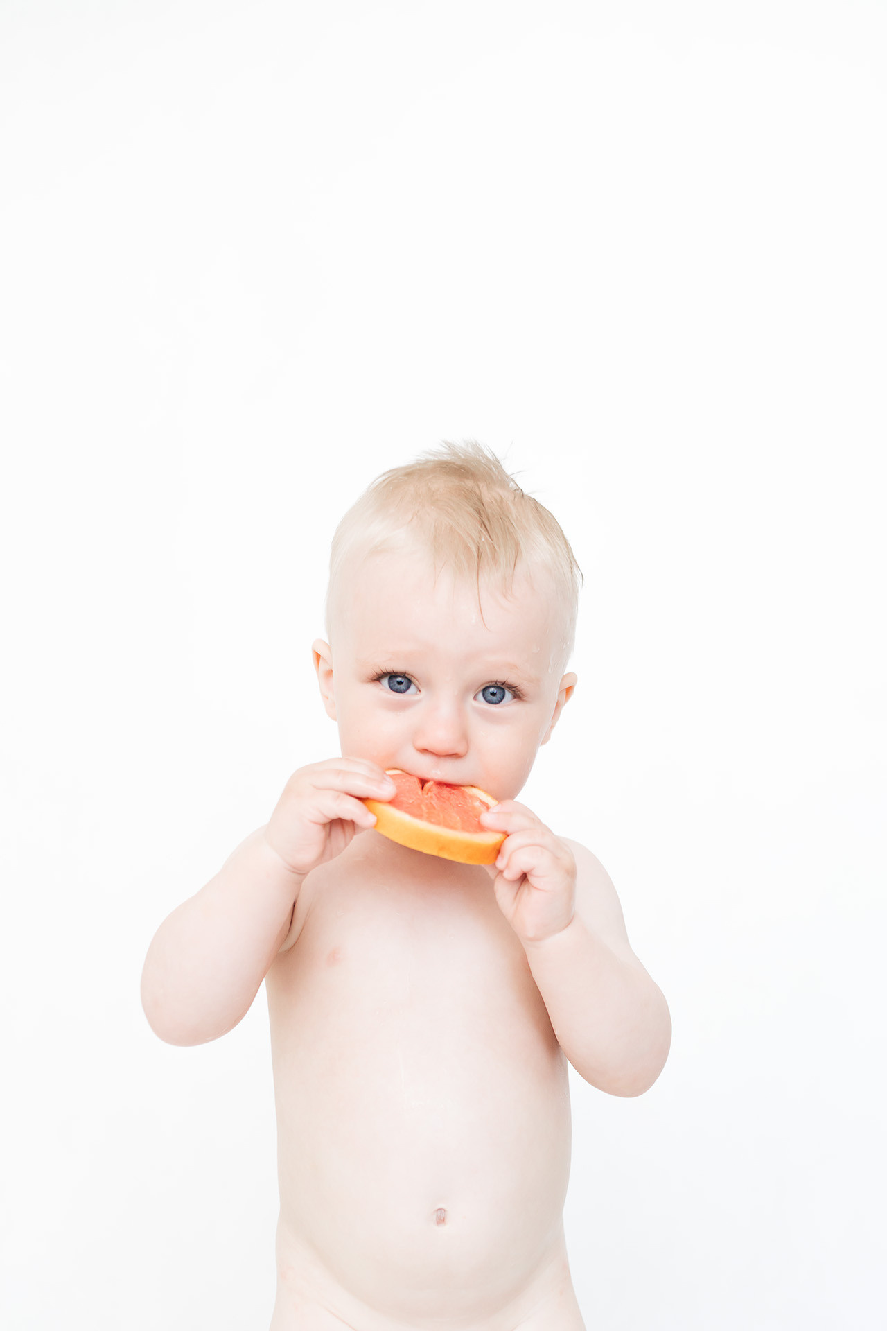 Купание в ванночке. Семейный и детский фотограф в Санкт-Петербурге Авдошова Надежда