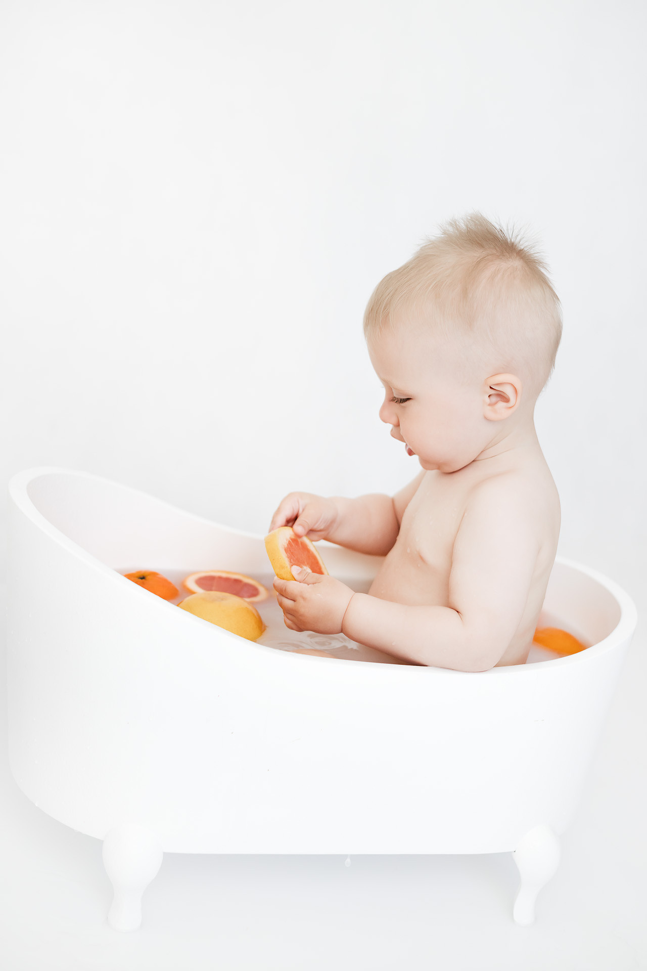 Купание в ванночке. Семейный и детский фотограф в Санкт-Петербурге Авдошова Надежда