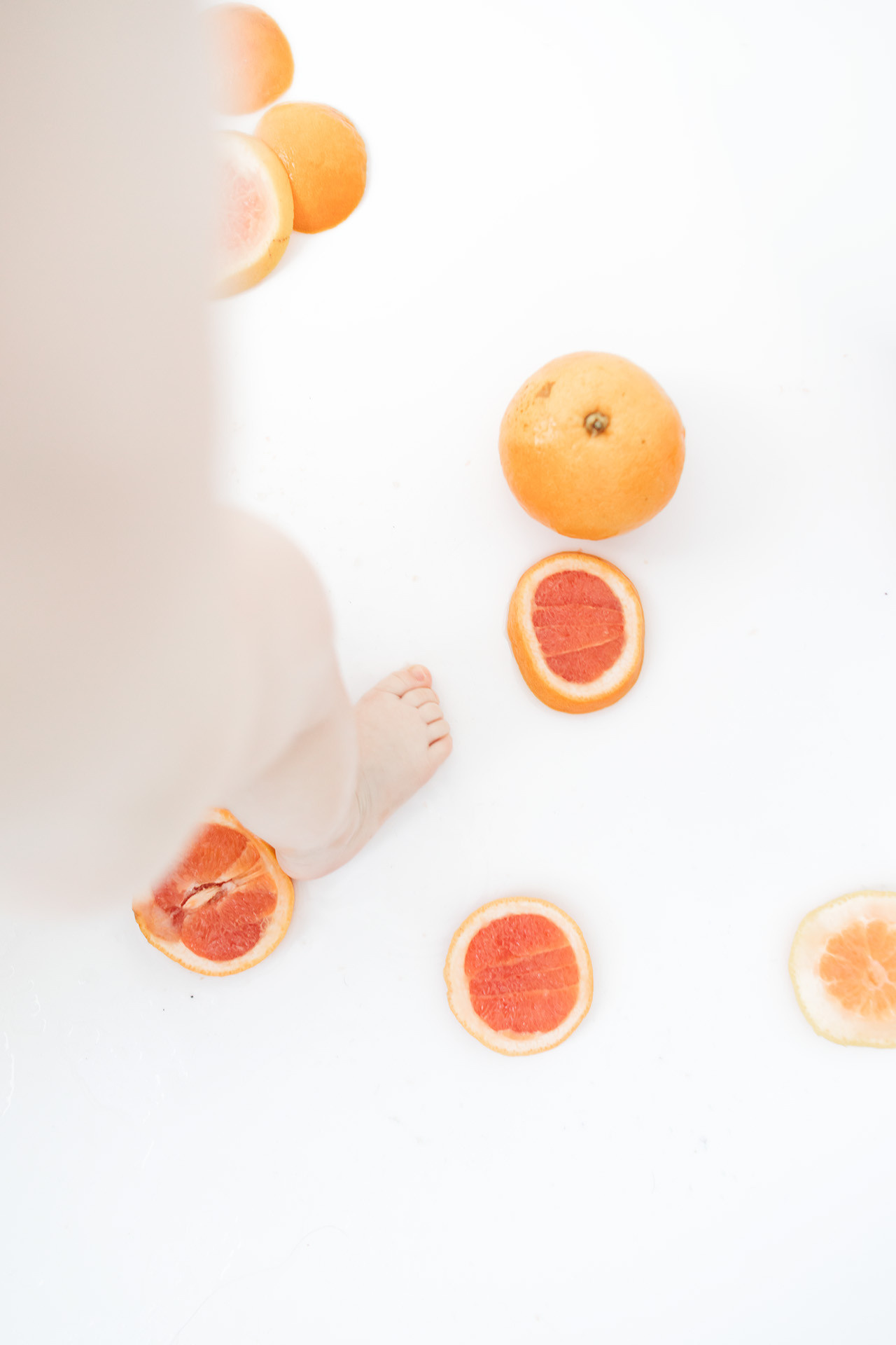 Купание в ванночке. Семейный и детский фотограф в Санкт-Петербурге Авдошова Надежда