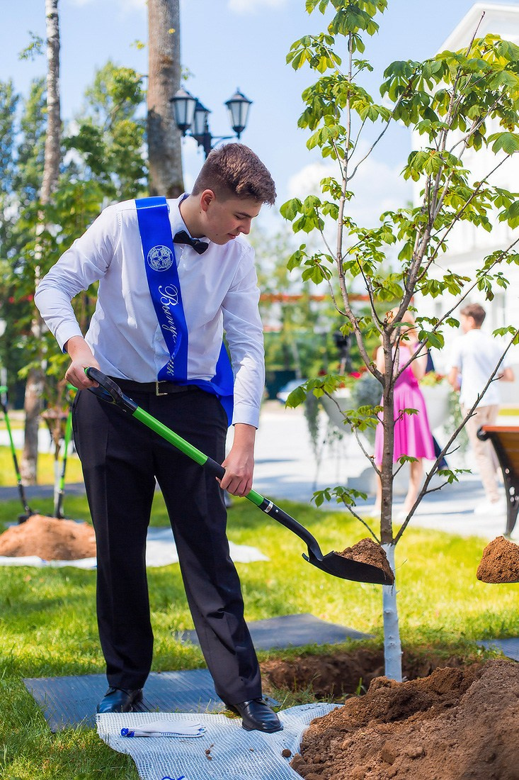 Выпускной в гимназии «Василиада». Репортажный фотограф Борис Геер