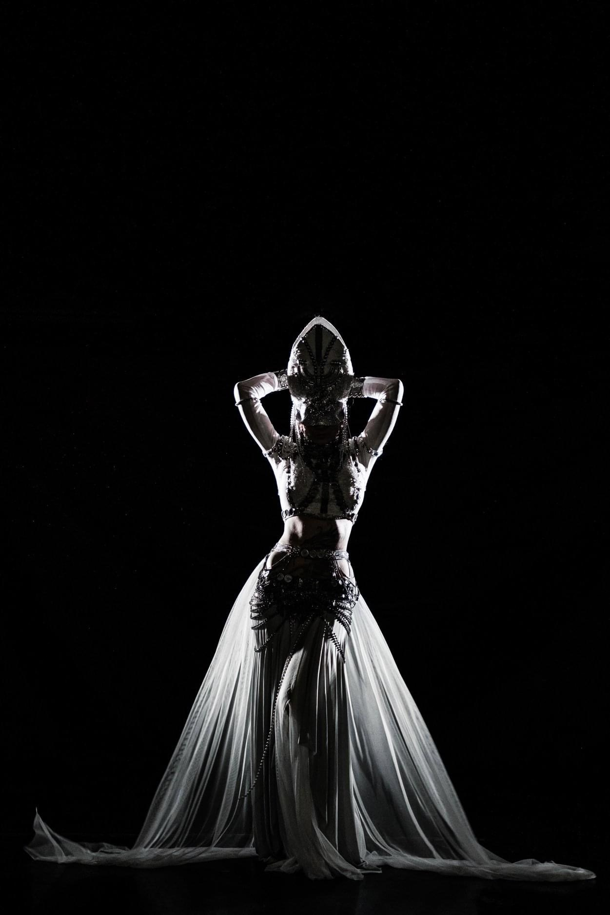 Фотосессия «Guiding Light». Художник по свету Максим Сергачев