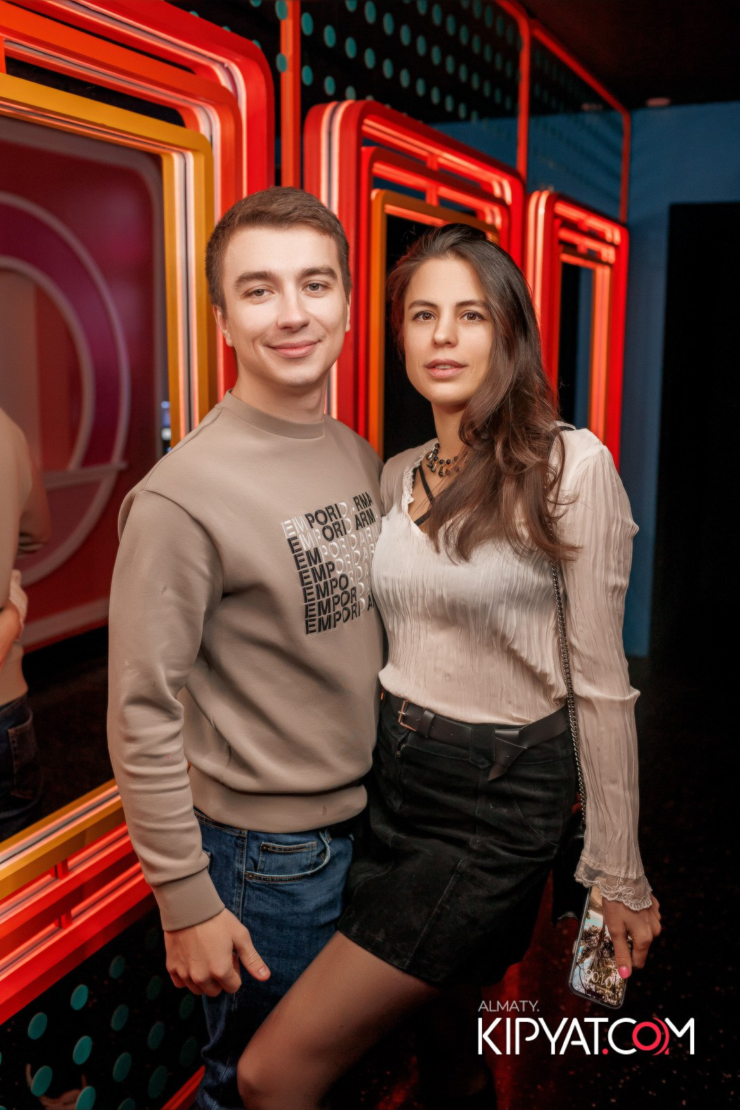 SANTA BARBARA — ПИТ ДЖЕЙСОН (ГР. ПРЕМЬЕР-МИНИСТР) И ИЛЬЯ ЗУДИН (ГР. ДИНАМИТ) НА ПРЕДНОВОГОДНЕЙ ВЕЧЕРИНКЕ. КИПЯТКОМ АЛМАТЫ!