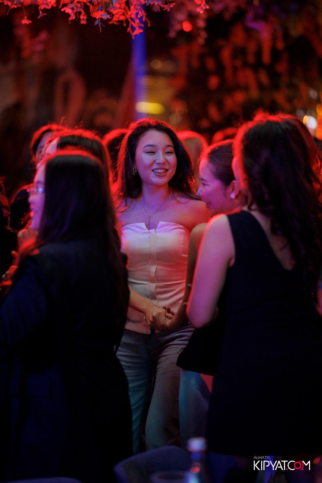 FRIENDS BAR & TERRACE. КИПЯТКОМ АЛМАТЫ! Фотосъемка мероприятий в Алматы