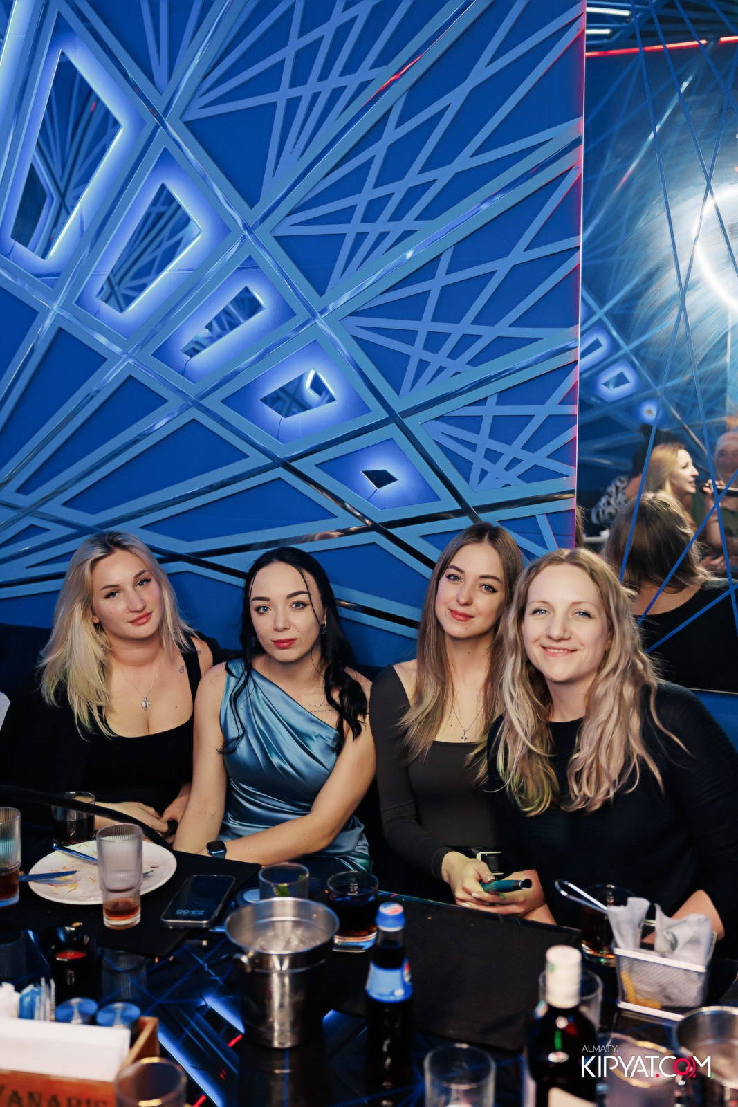 ЗАЯ, НА БИС. КИПЯТКОМ АЛМАТЫ!