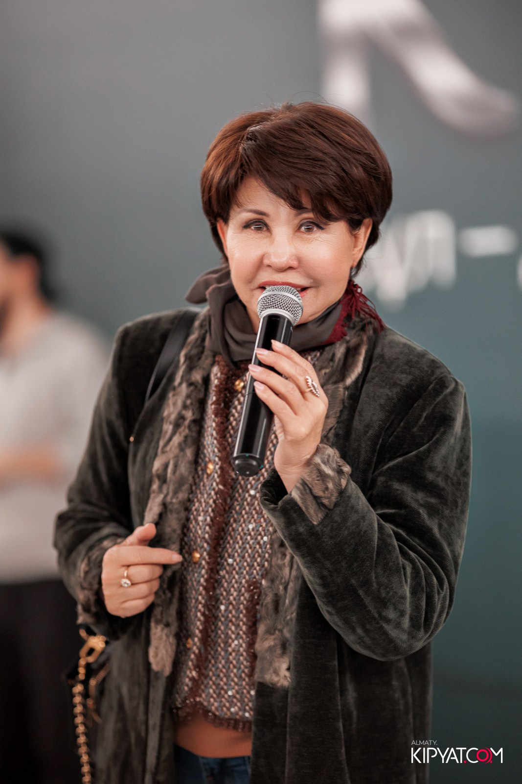 FASHION ПОКАЗ, КАЗАХСКОЙ НАЦИОНАЛЬНОЙ ОДЕЖДЫ. КИПЯТКОМ АЛМАТЫ!