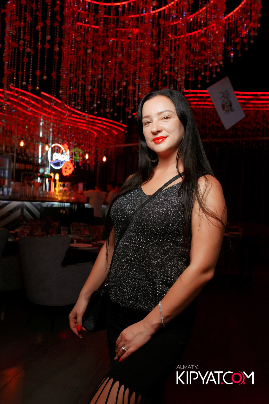 FRIENDS BAR & TERRACE. КИПЯТКОМ АЛМАТЫ!