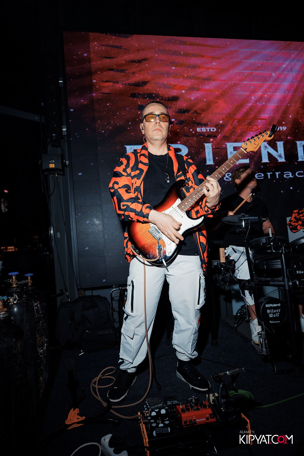 FRIENDS BAR & TERRACE. КИПЯТКОМ АЛМАТЫ!