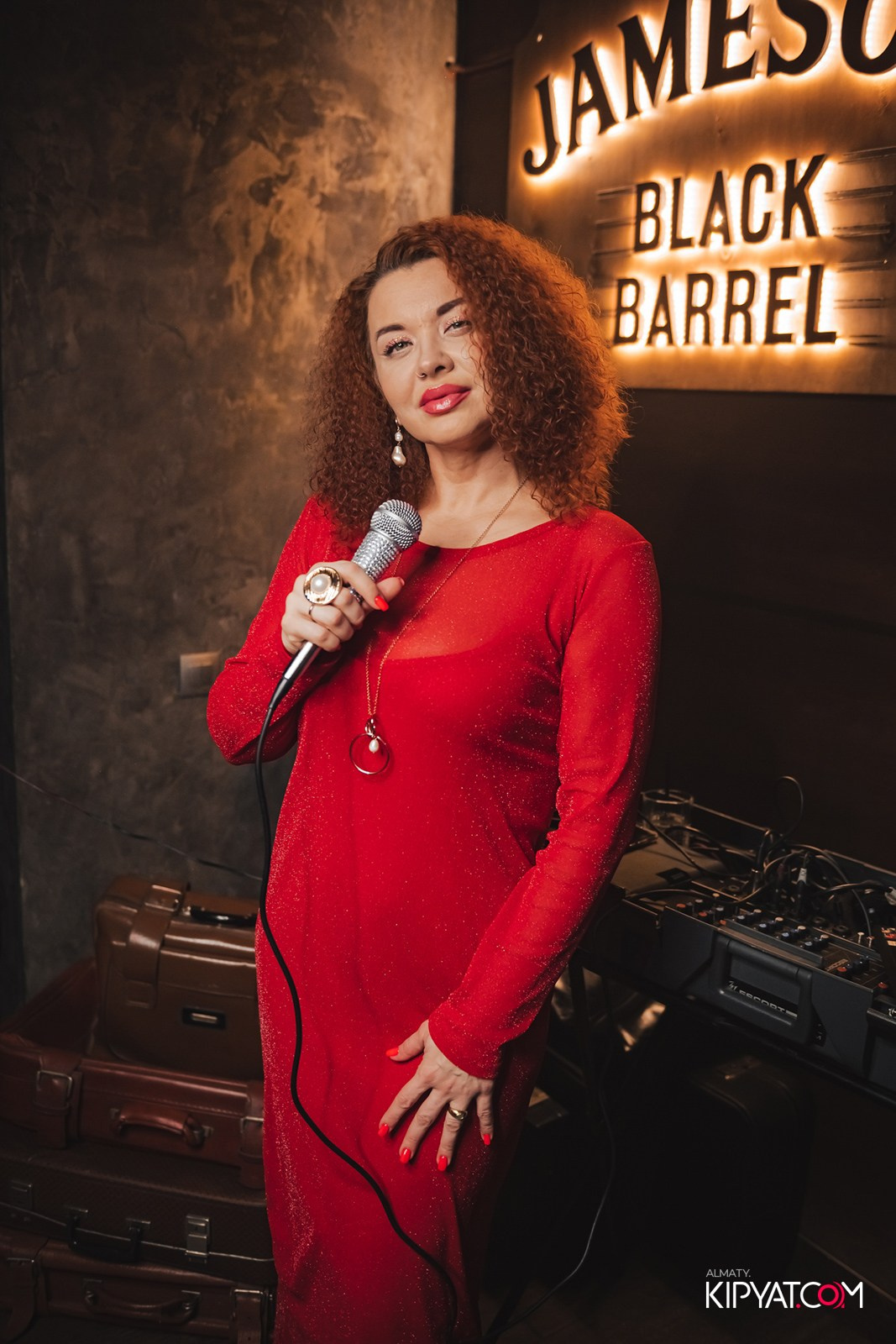 РЕСТО-БАР СКАНДАЛИСТЪ. КИПЯТКОМ АЛМАТЫ!