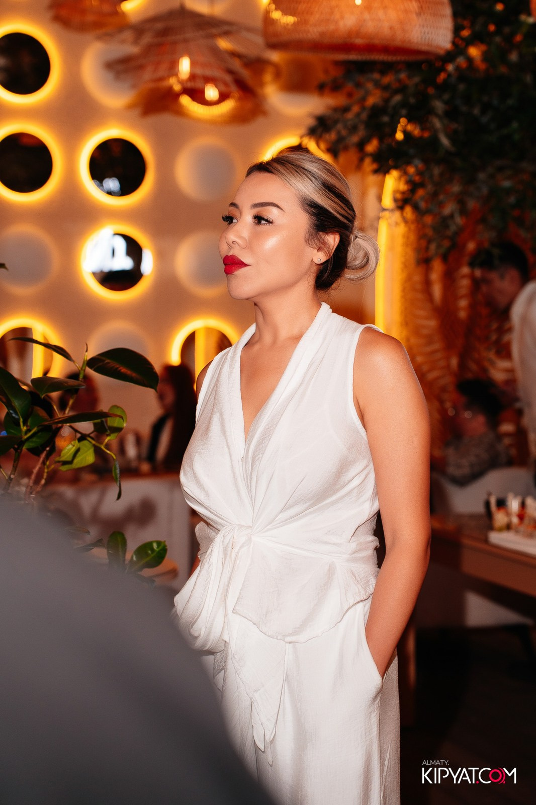 MOOD KARAOKE & TERRACE. КИПЯТКОМ АЛМАТЫ!