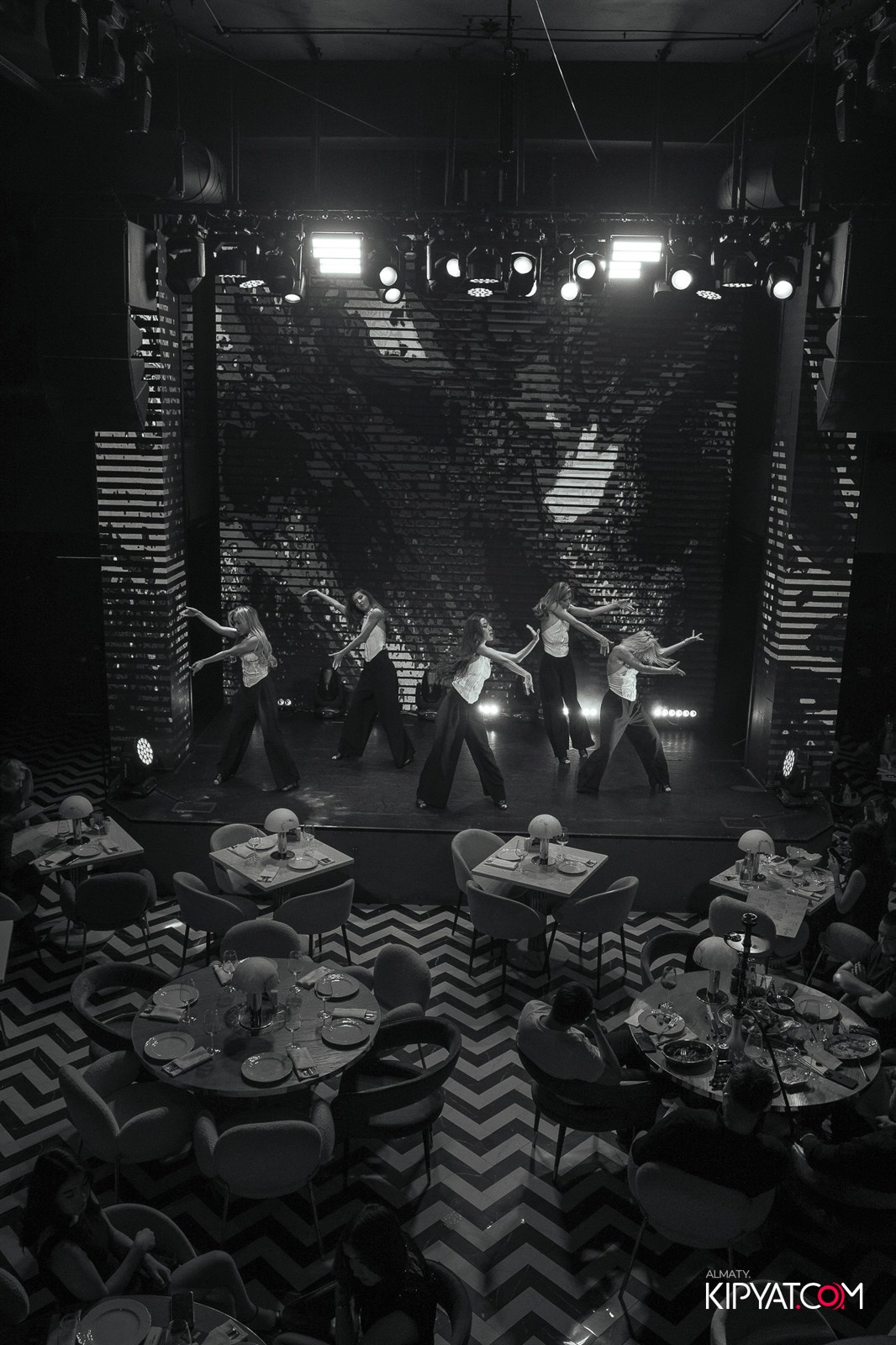 QUEEN. КИПЯТКОМ АЛМАТЫ!