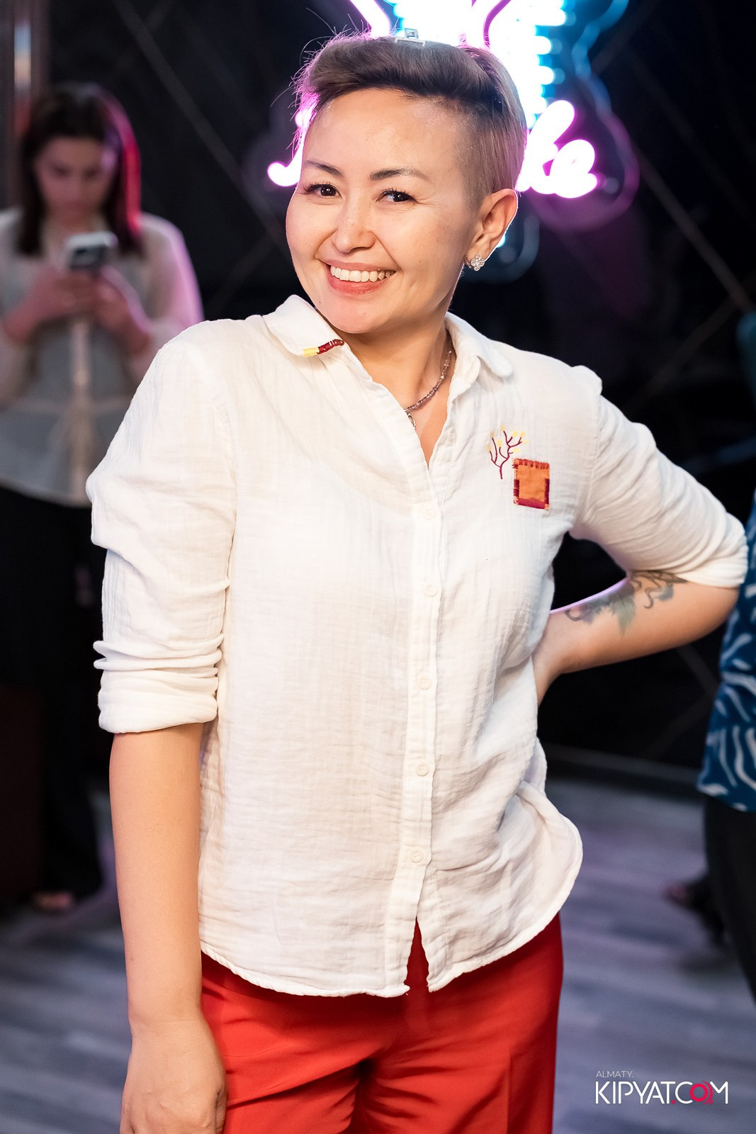 КАРАОКЕ РОЯЛЬ COSMO. КИПЯТКОМ АЛМАТЫ!