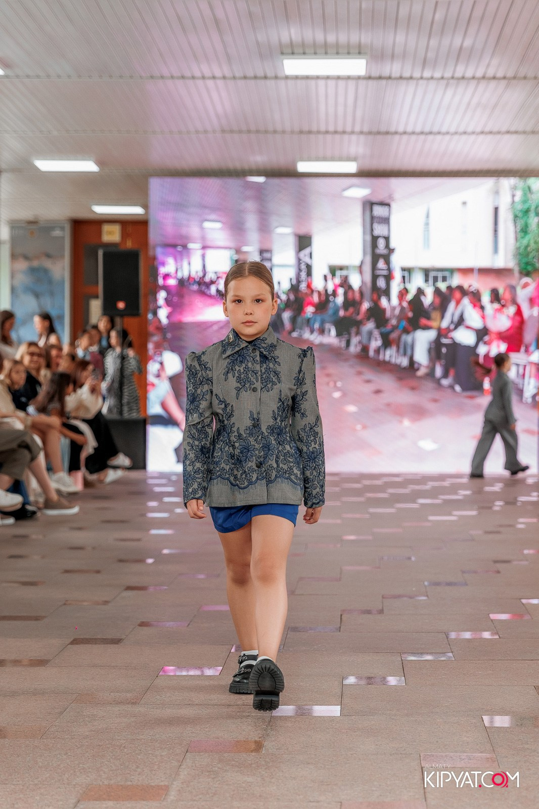 JUNIOR FASHION SHOW. КИПЯТКОМ АЛМАТЫ!
